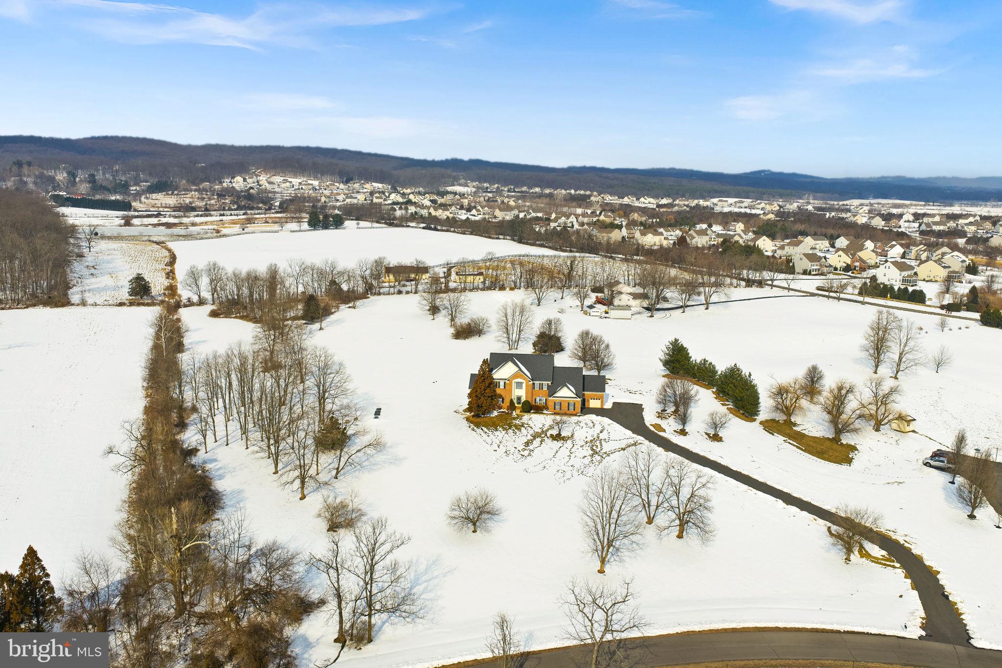 LEESBURG CROSSING - Residential