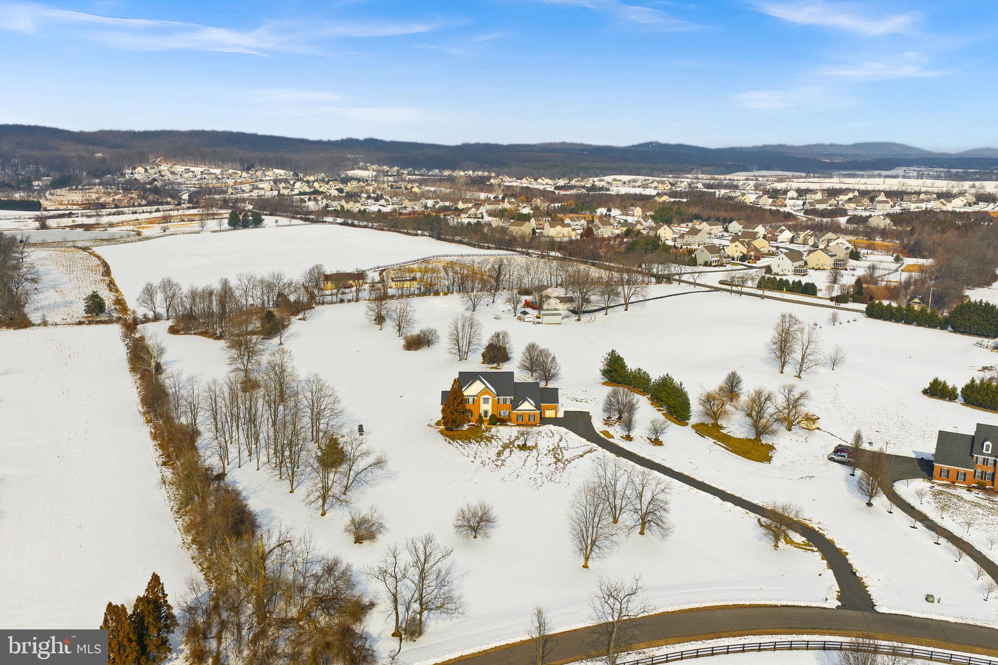 LEESBURG CROSSING - Residential