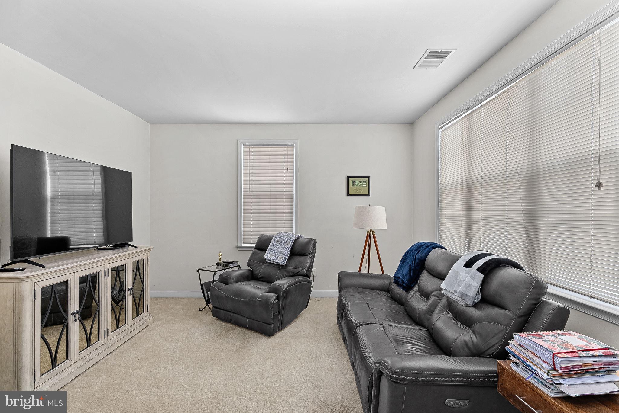 LEESBURG CROSSING - Residential