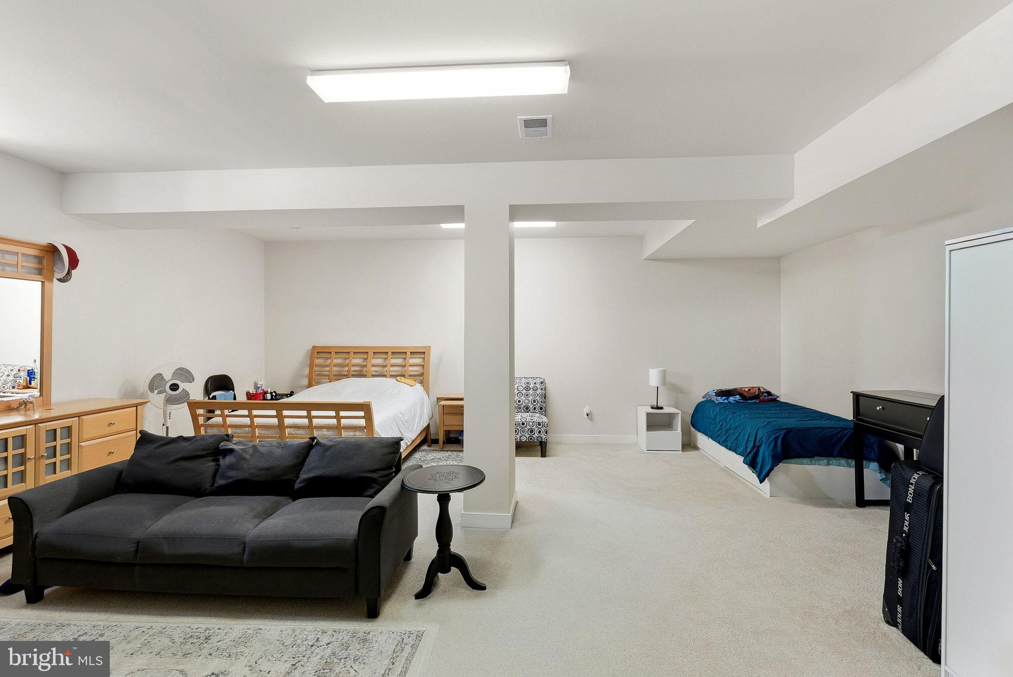 LEESBURG CROSSING - Residential