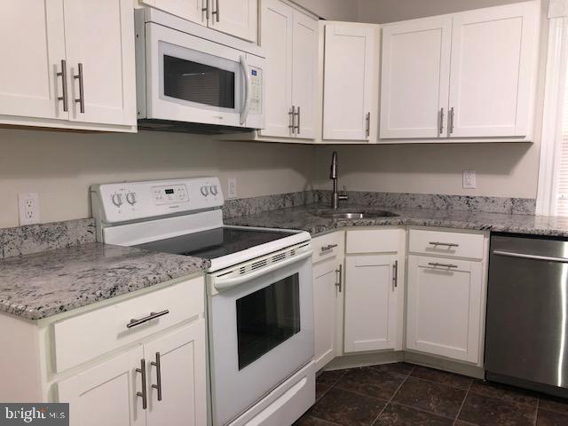 920 COLLINGS AVENUE B