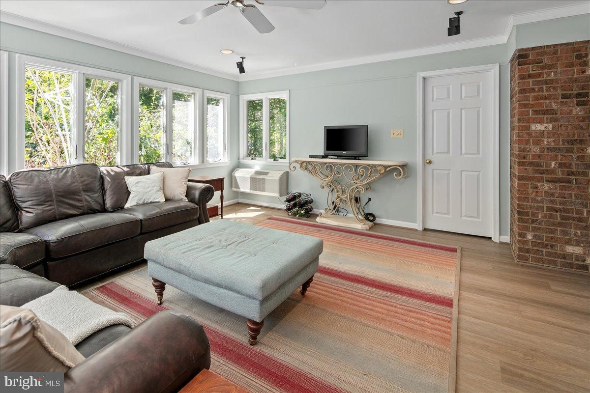 CLIFTON - Residential