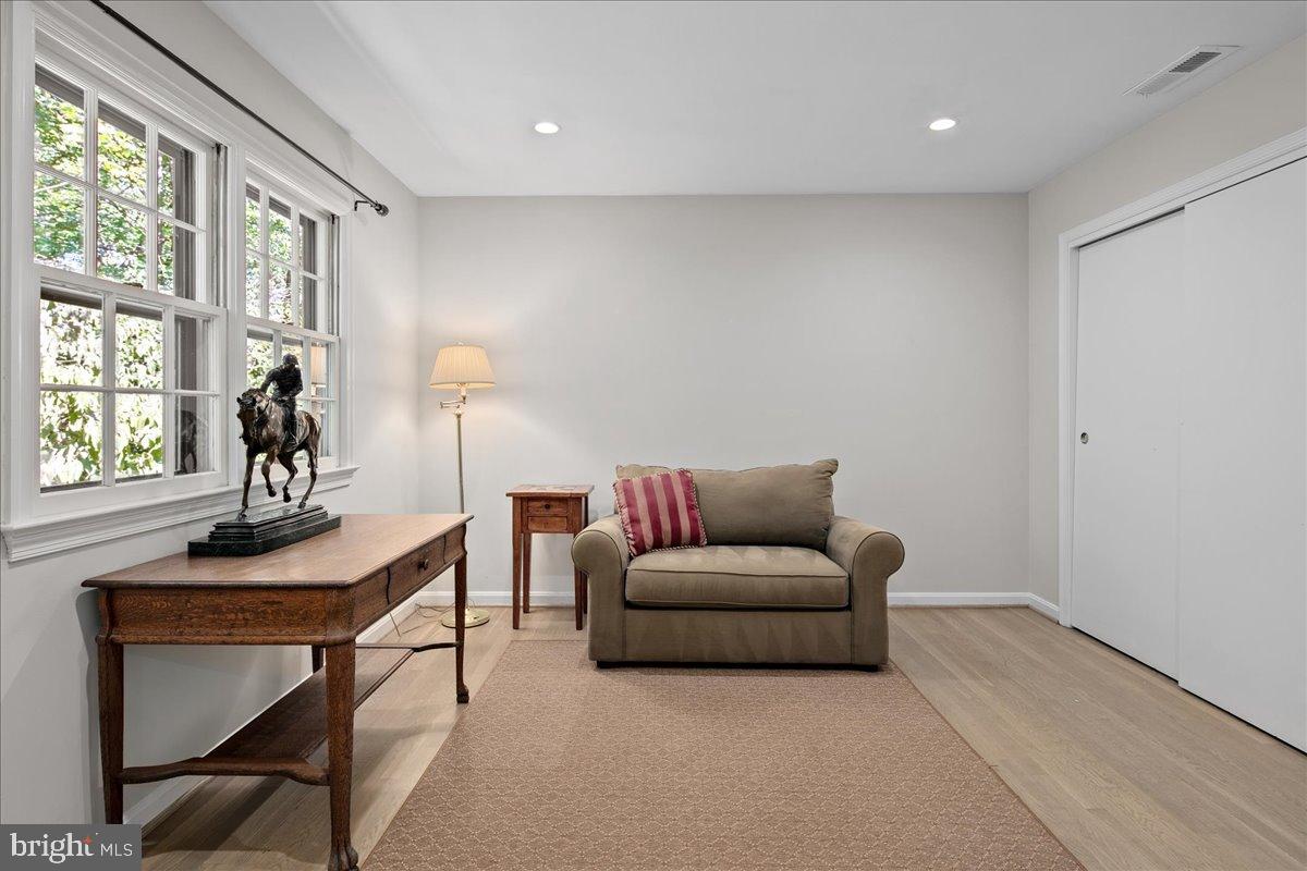 CLIFTON - Residential