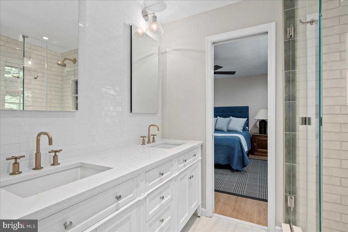 CLIFTON - Residential