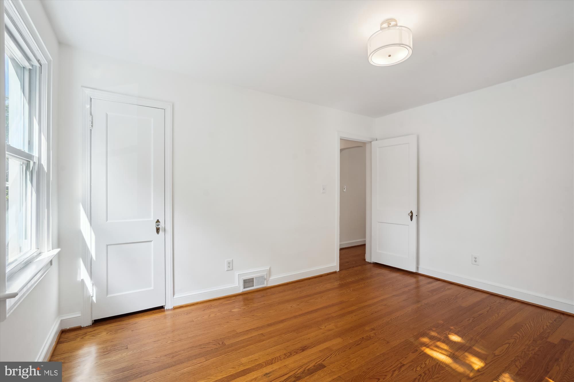 BARCROFT - Residential