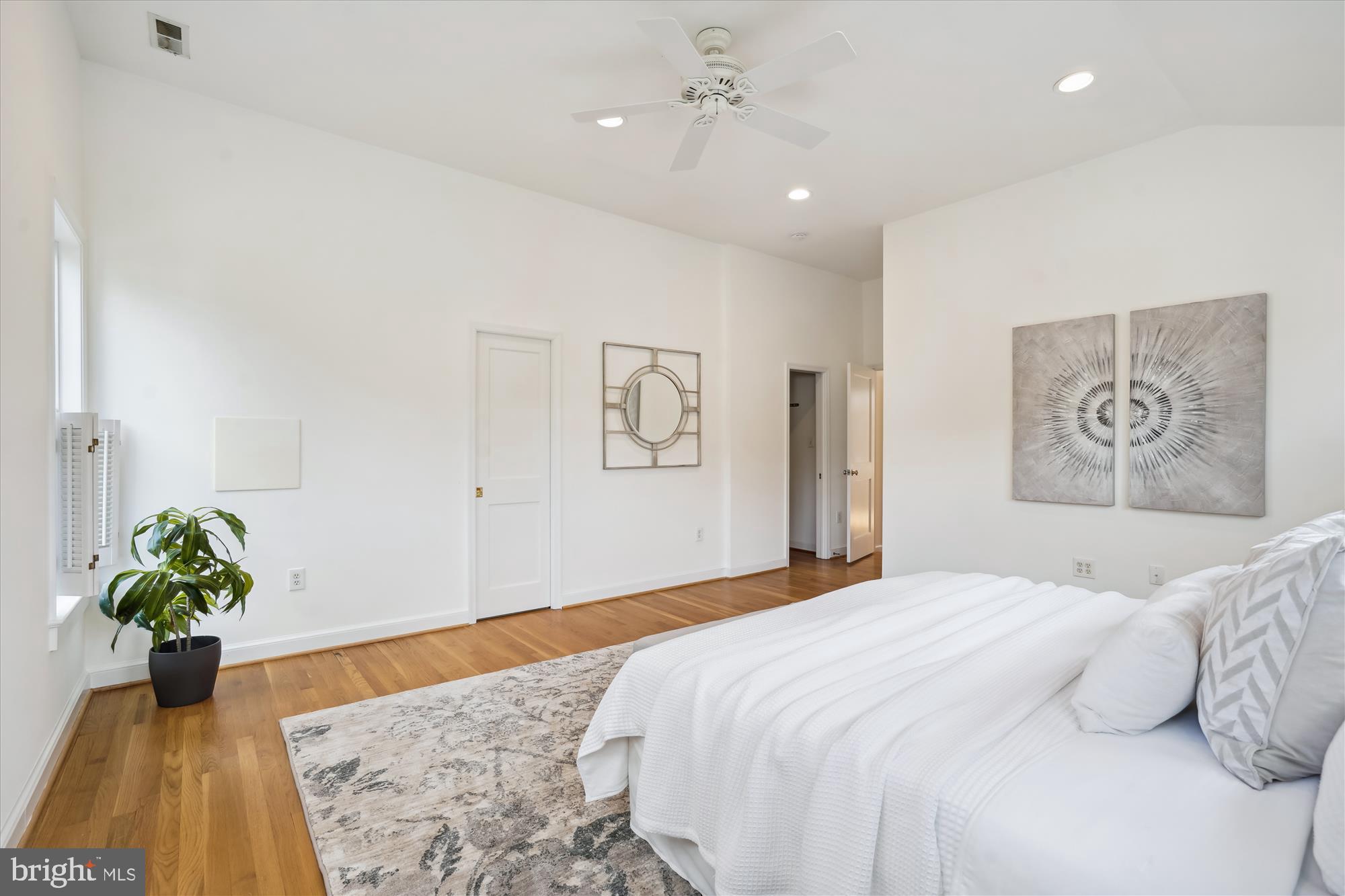 BARCROFT - Residential