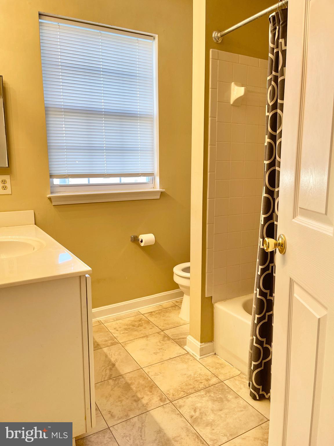 SEVEN OAKS - Residential Lease