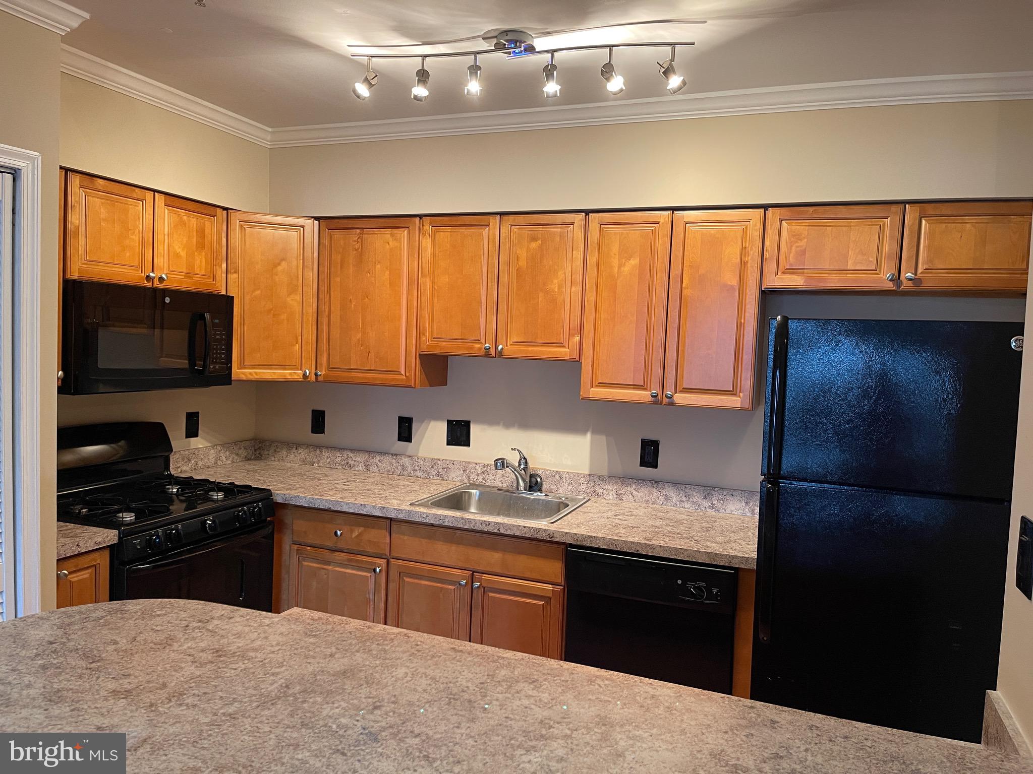 SEVEN OAKS - Residential Lease