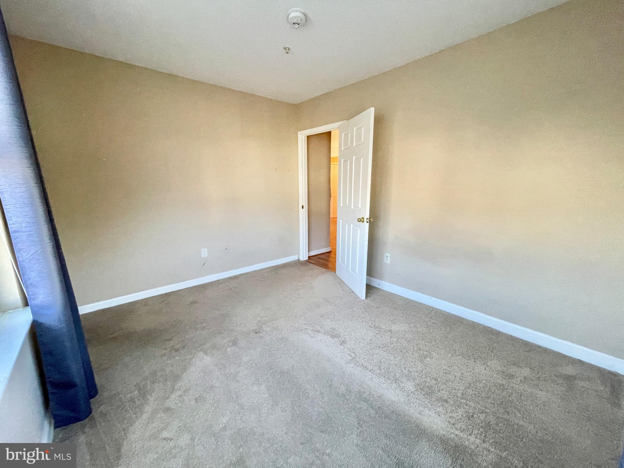 SEVEN OAKS - Residential Lease