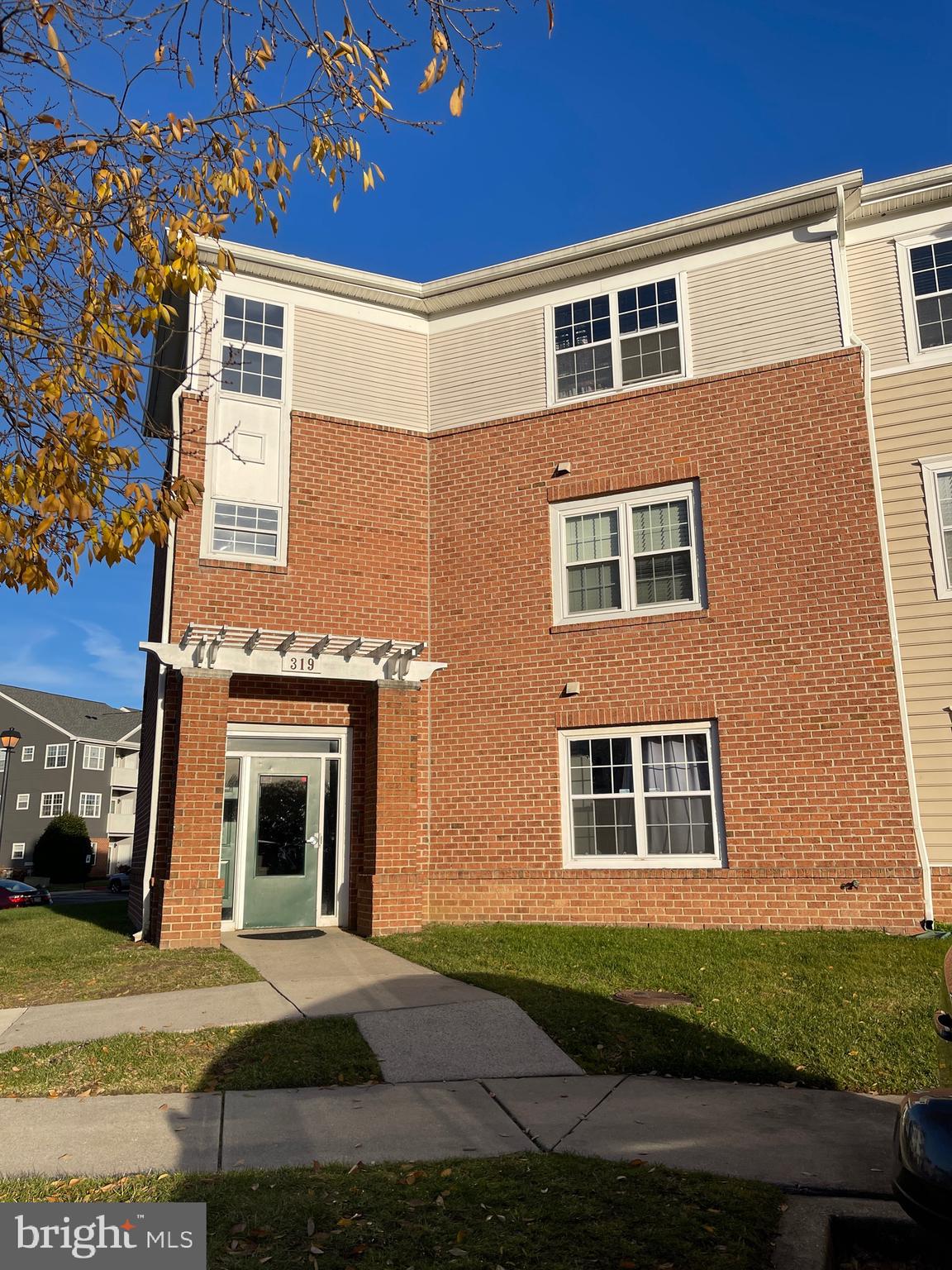 SEVEN OAKS - Residential Lease