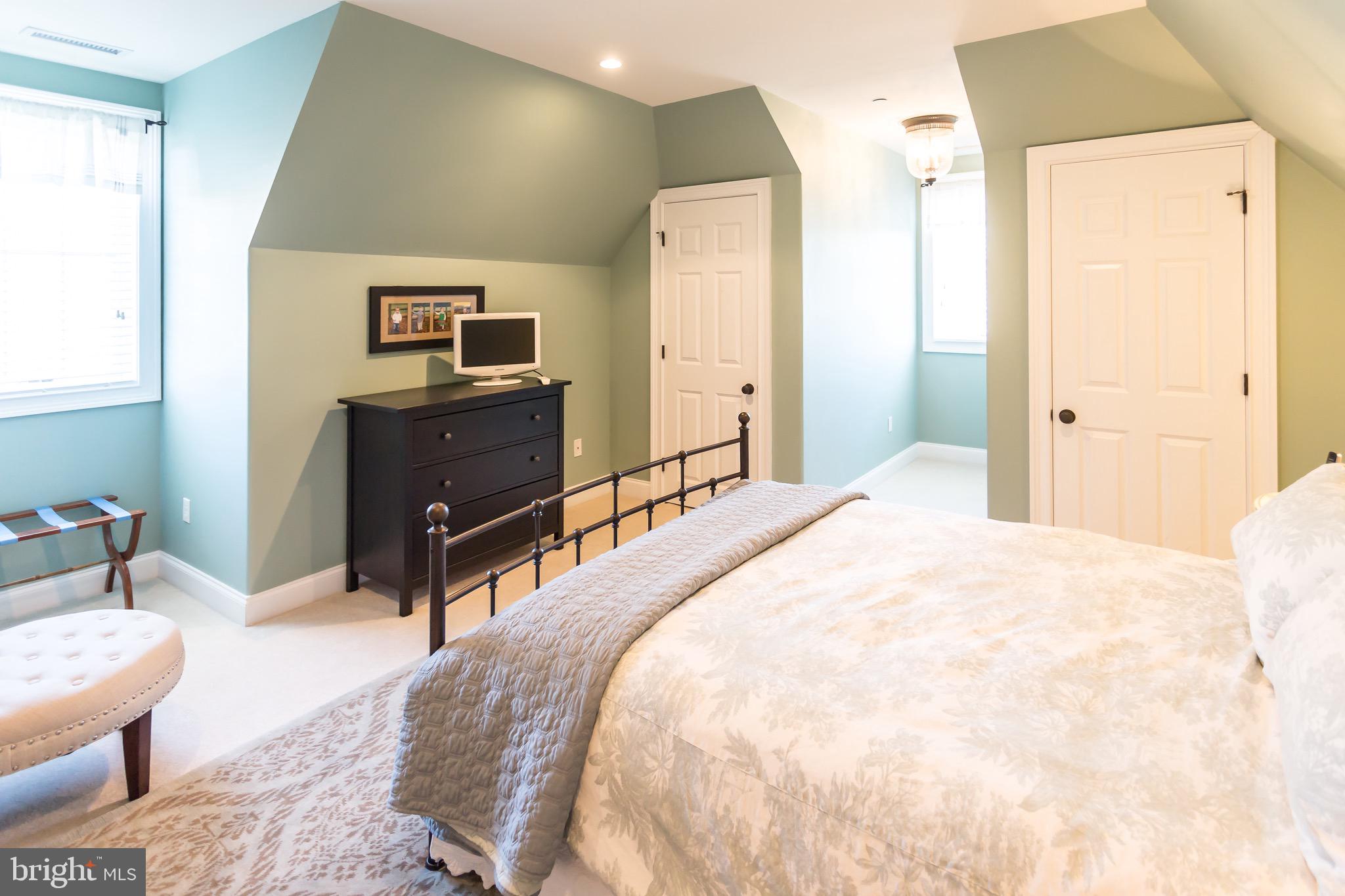 WHITE HORSE - Residential