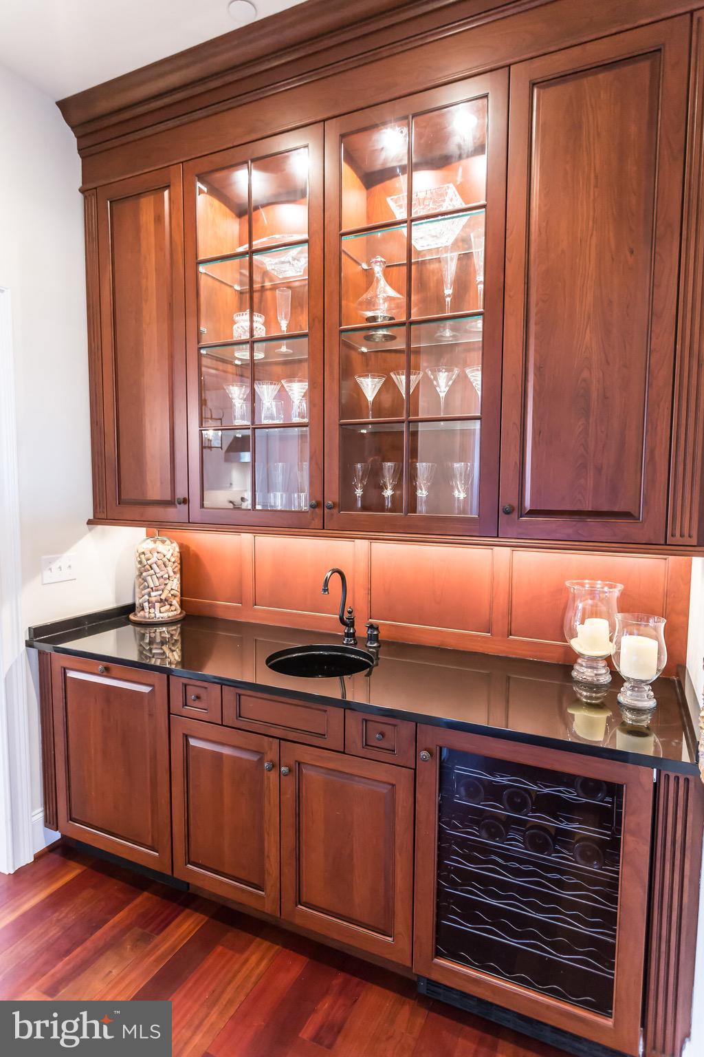 WHITE HORSE - Residential