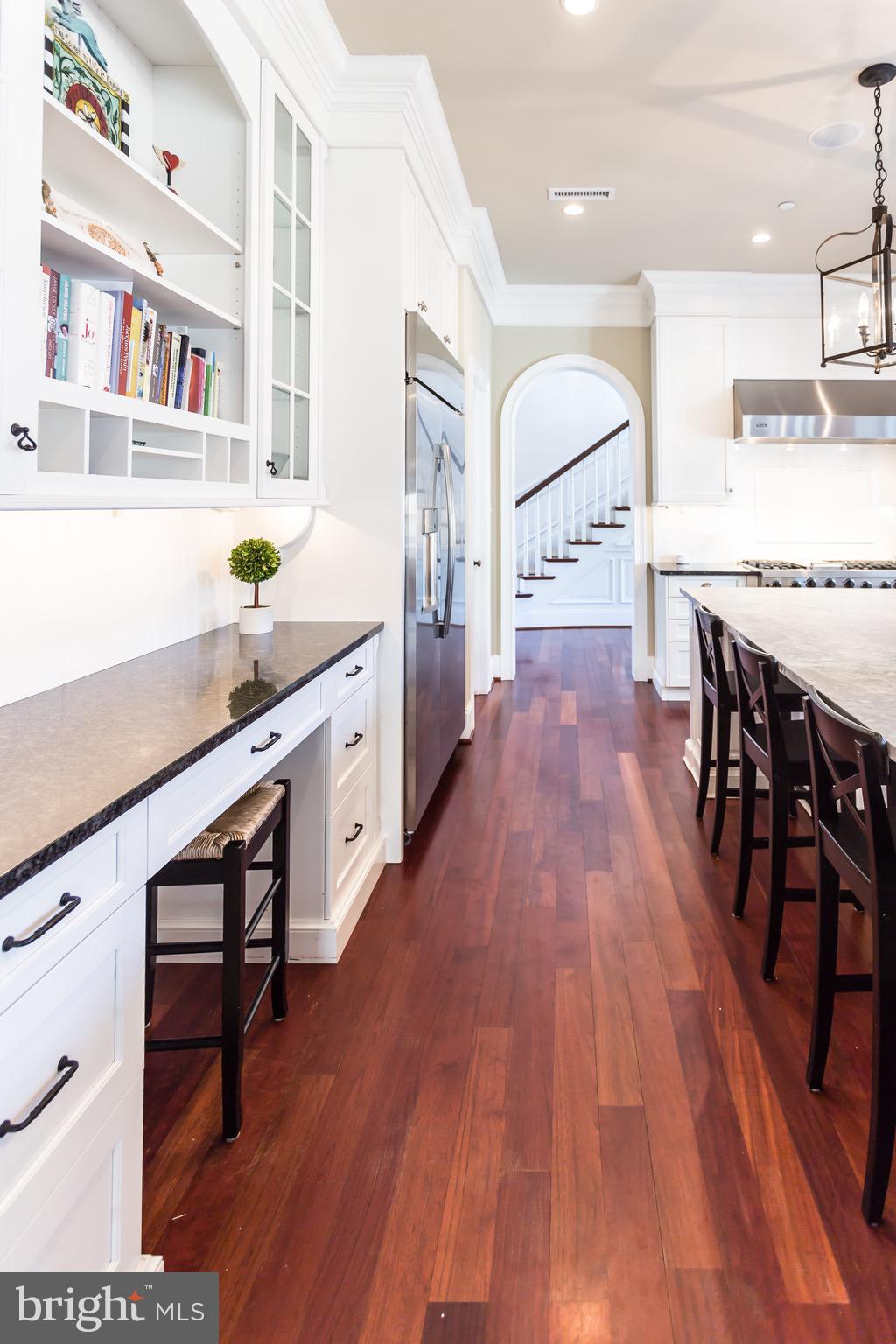 WHITE HORSE - Residential