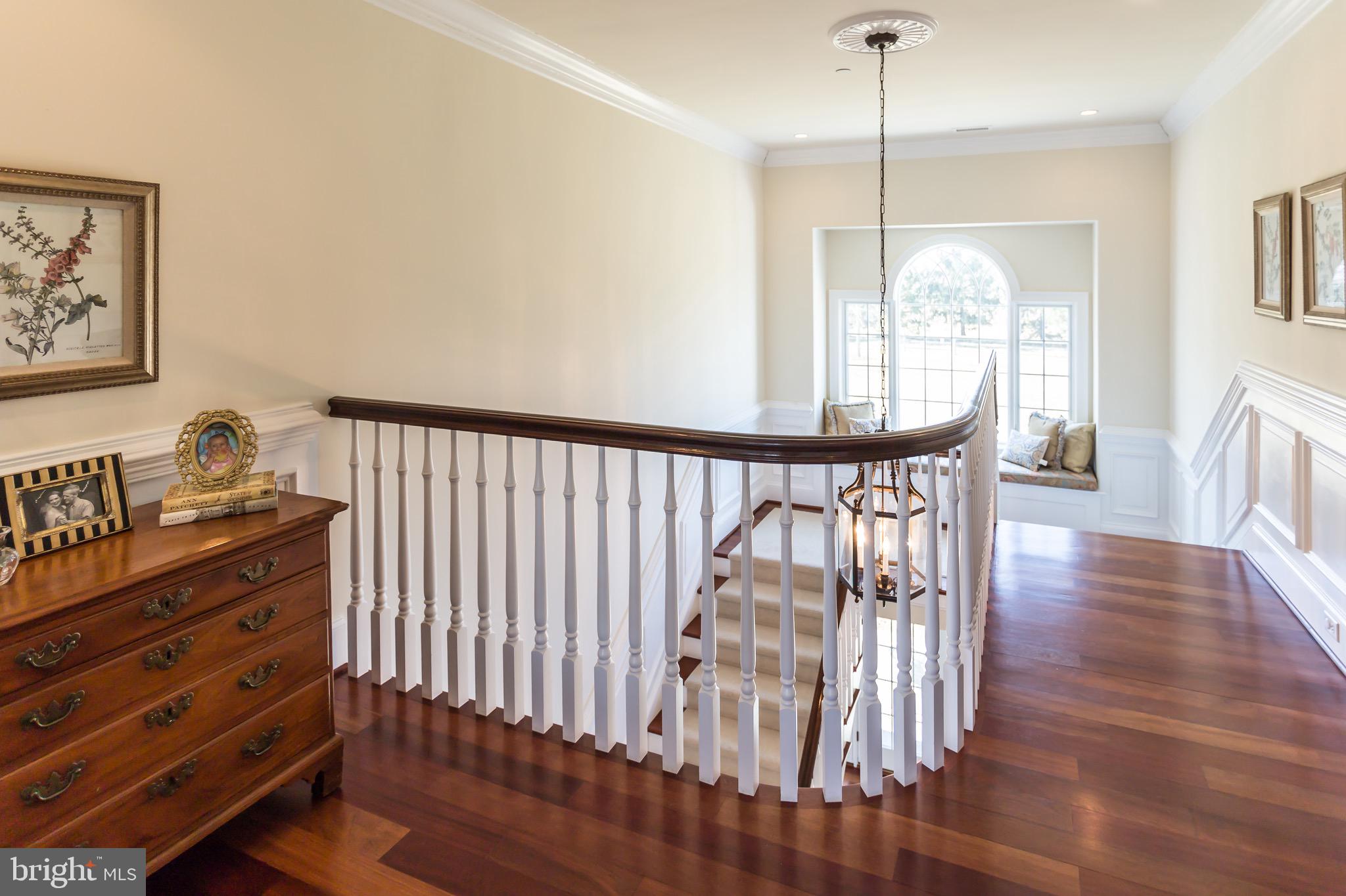 WHITE HORSE - Residential