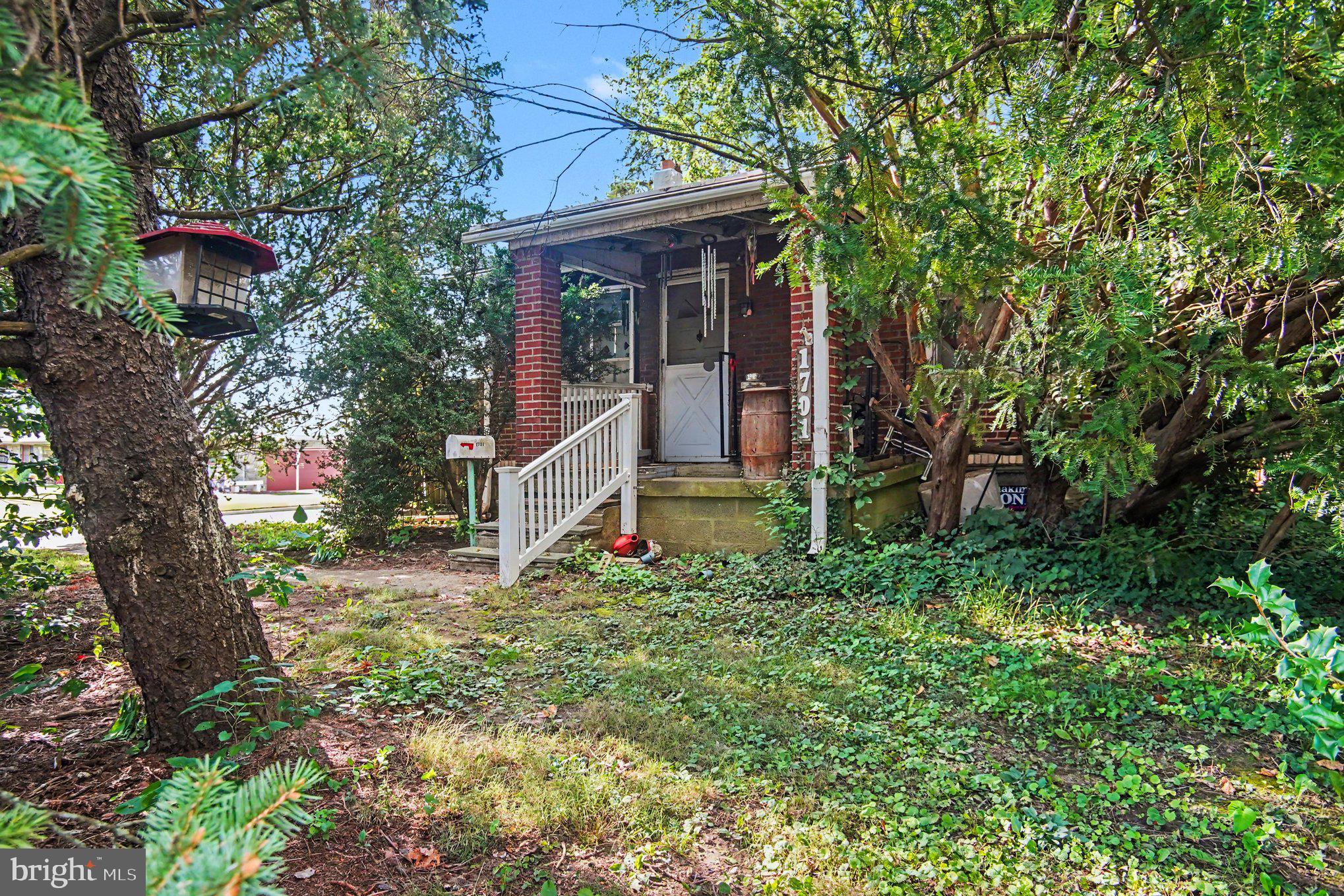 1701 NEW HOPE STREET