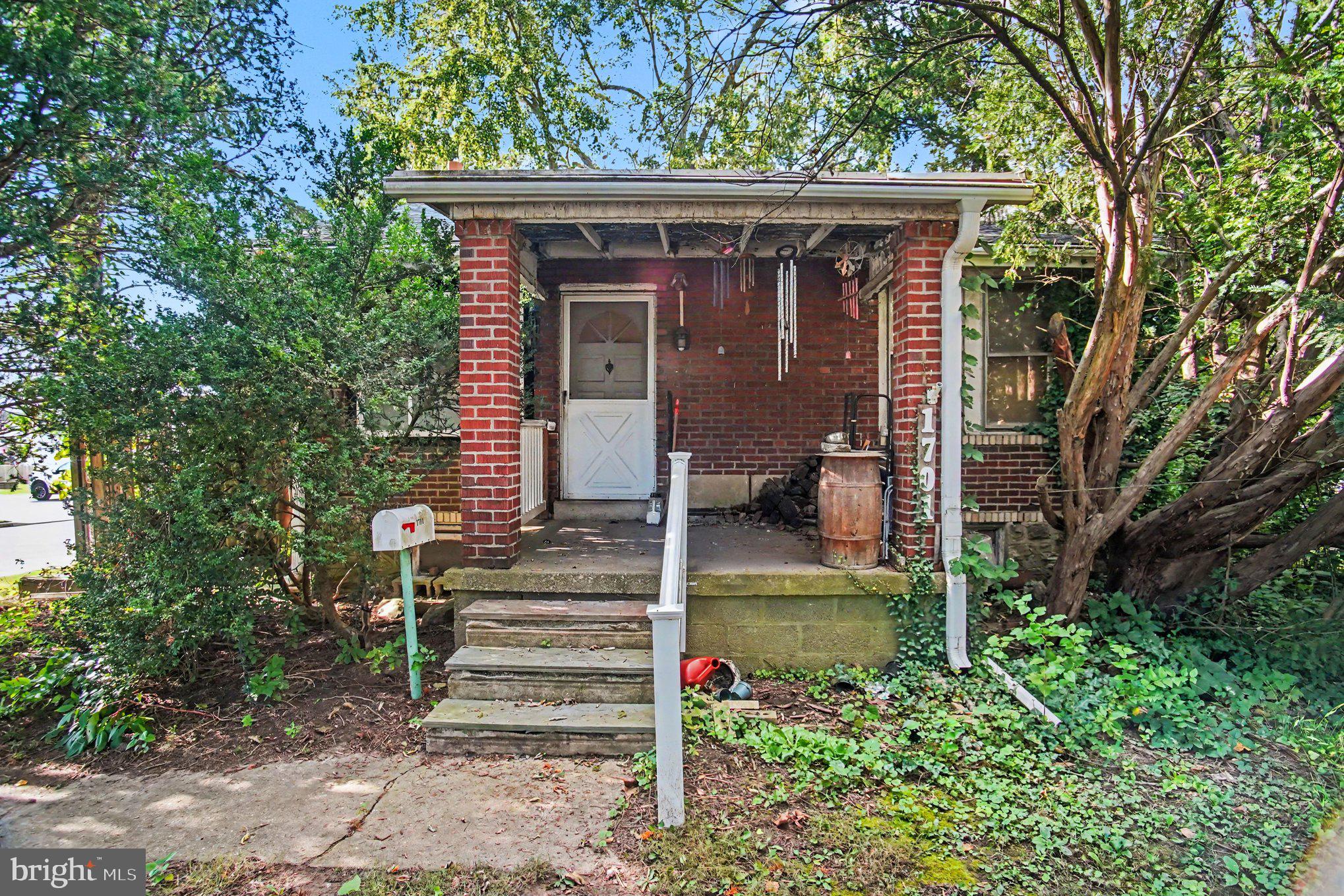 1701 NEW HOPE STREET