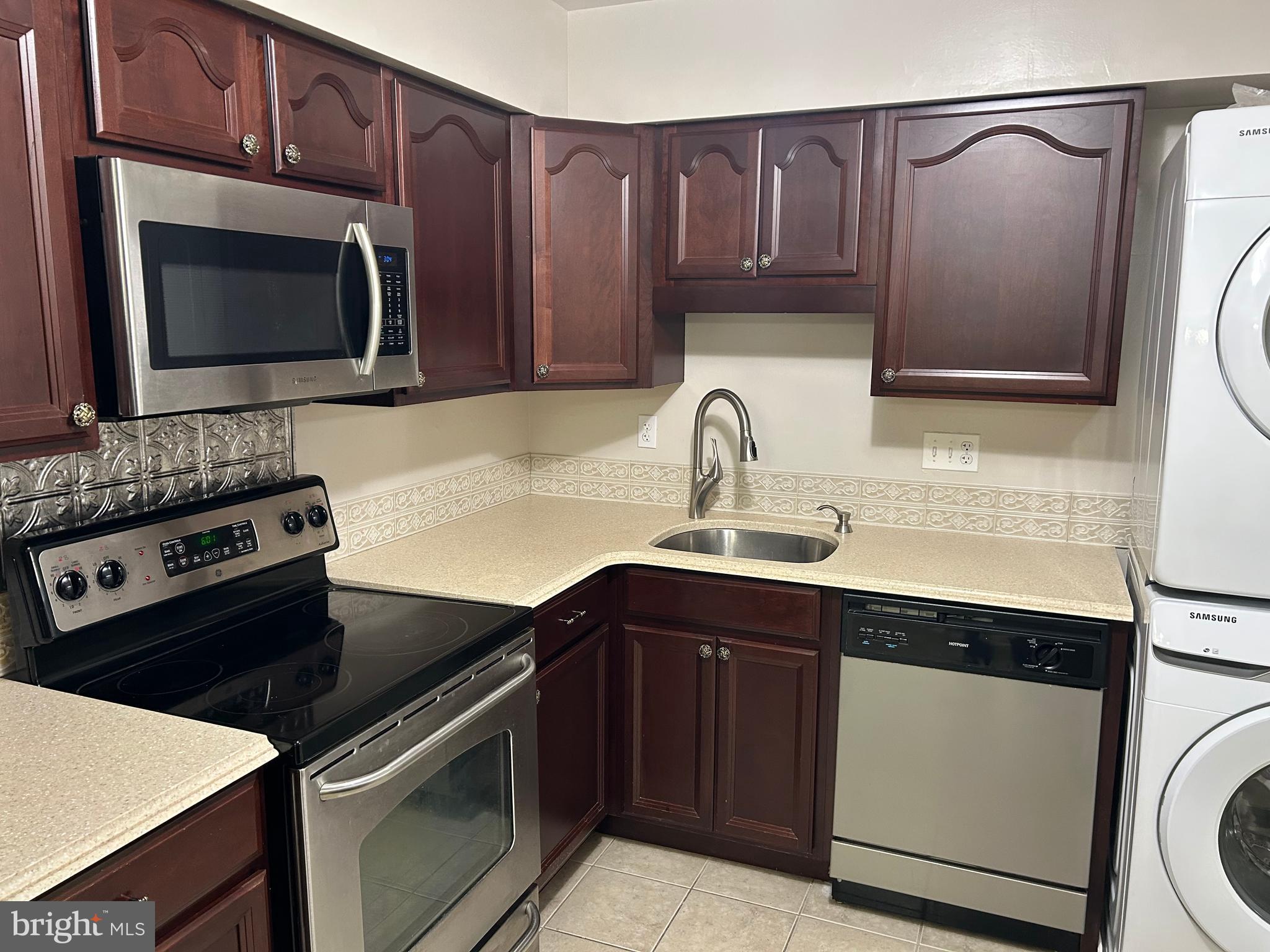 GARDENS OF CRESTWOOD VILLAGE - Residential Lease