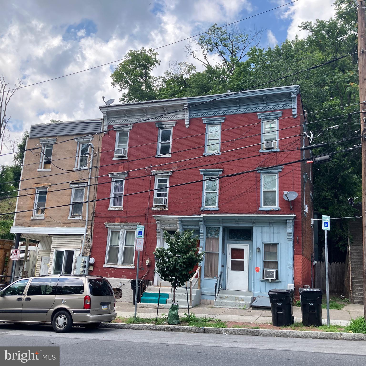 Fully rented 2-unit with bonus 3rd room/storage space! 1st floor unit is a 1 bed 1 bath featuring living room, kitchen, bedroom, and access to the full, unfinished basement. 2nd floor unit offers 3 bedrooms, 1 bath, in-unit laundry, large eat-in kitchen, spacious living room, and ample storage. Ideal for investors or live-in landlords looking to build equity and cash flow in Harrisburg.