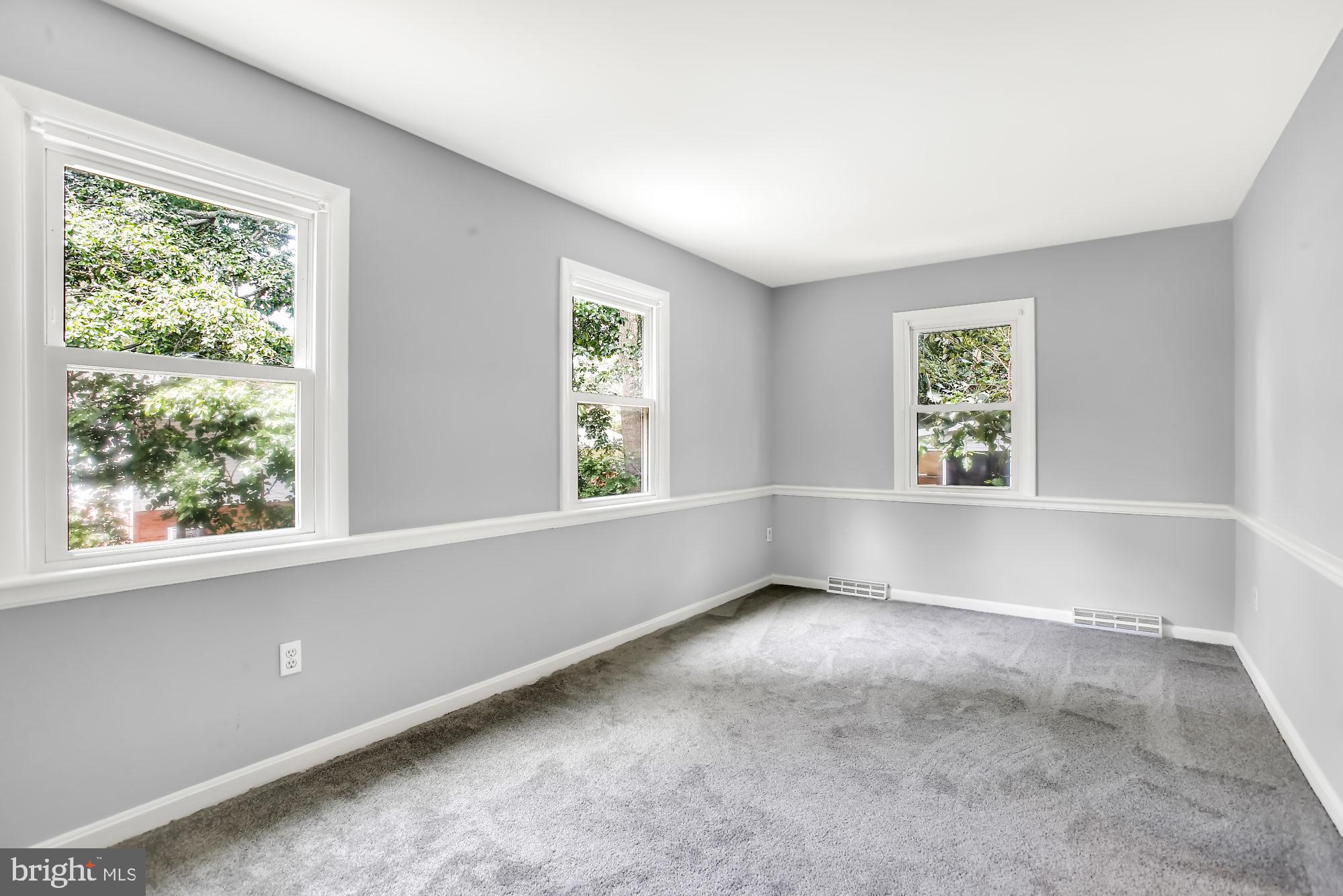 WOODLAND BEACH - Residential