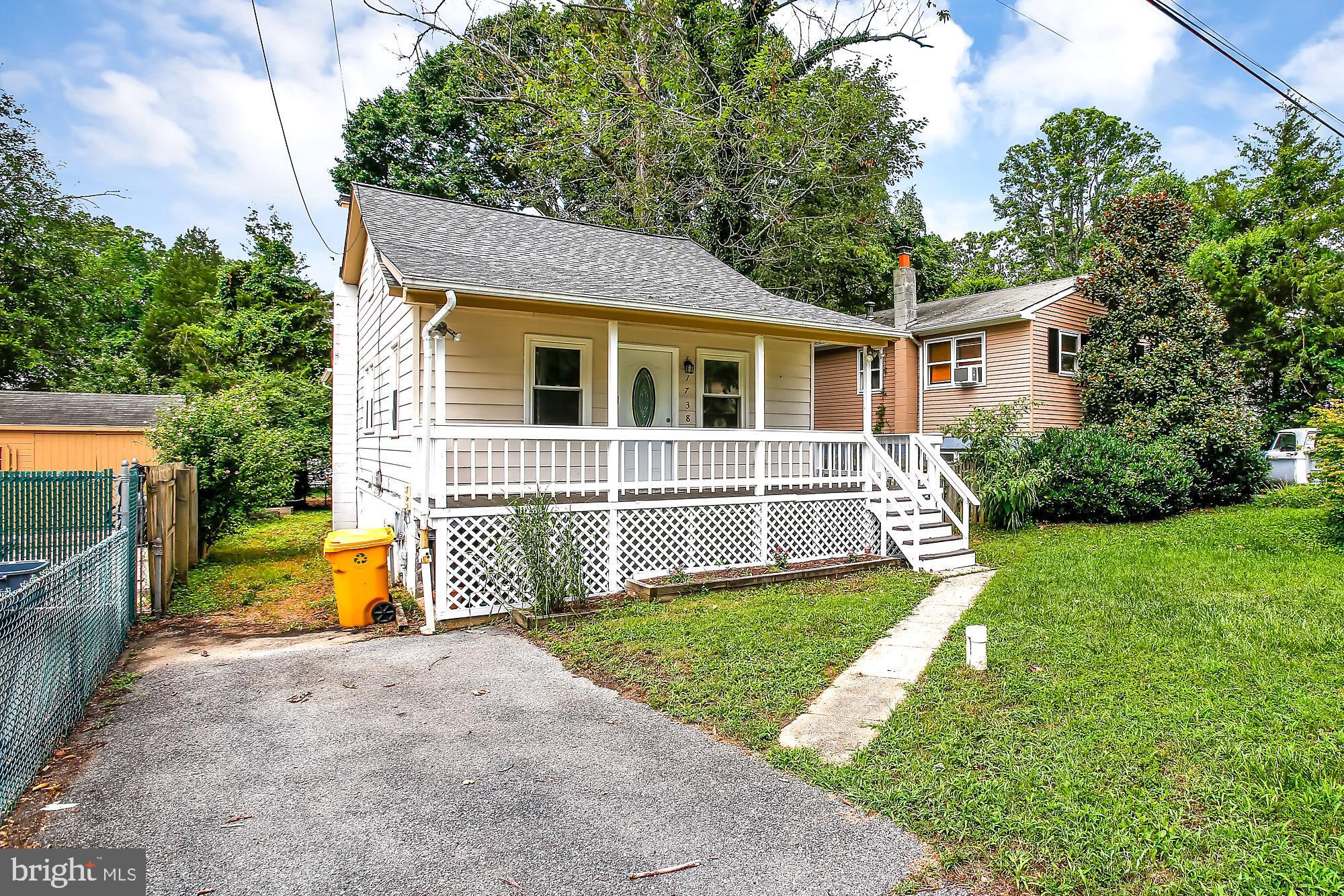 WOODLAND BEACH - Residential