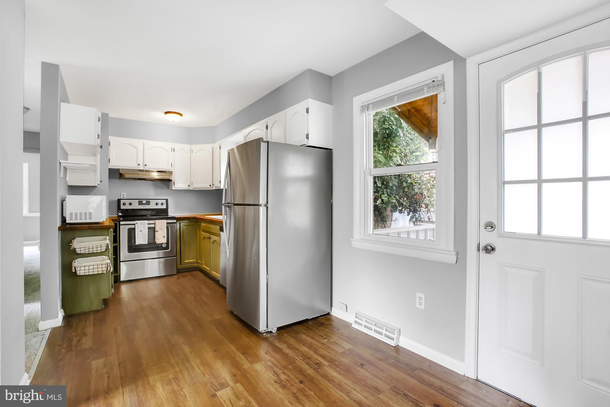 WOODLAND BEACH - Residential