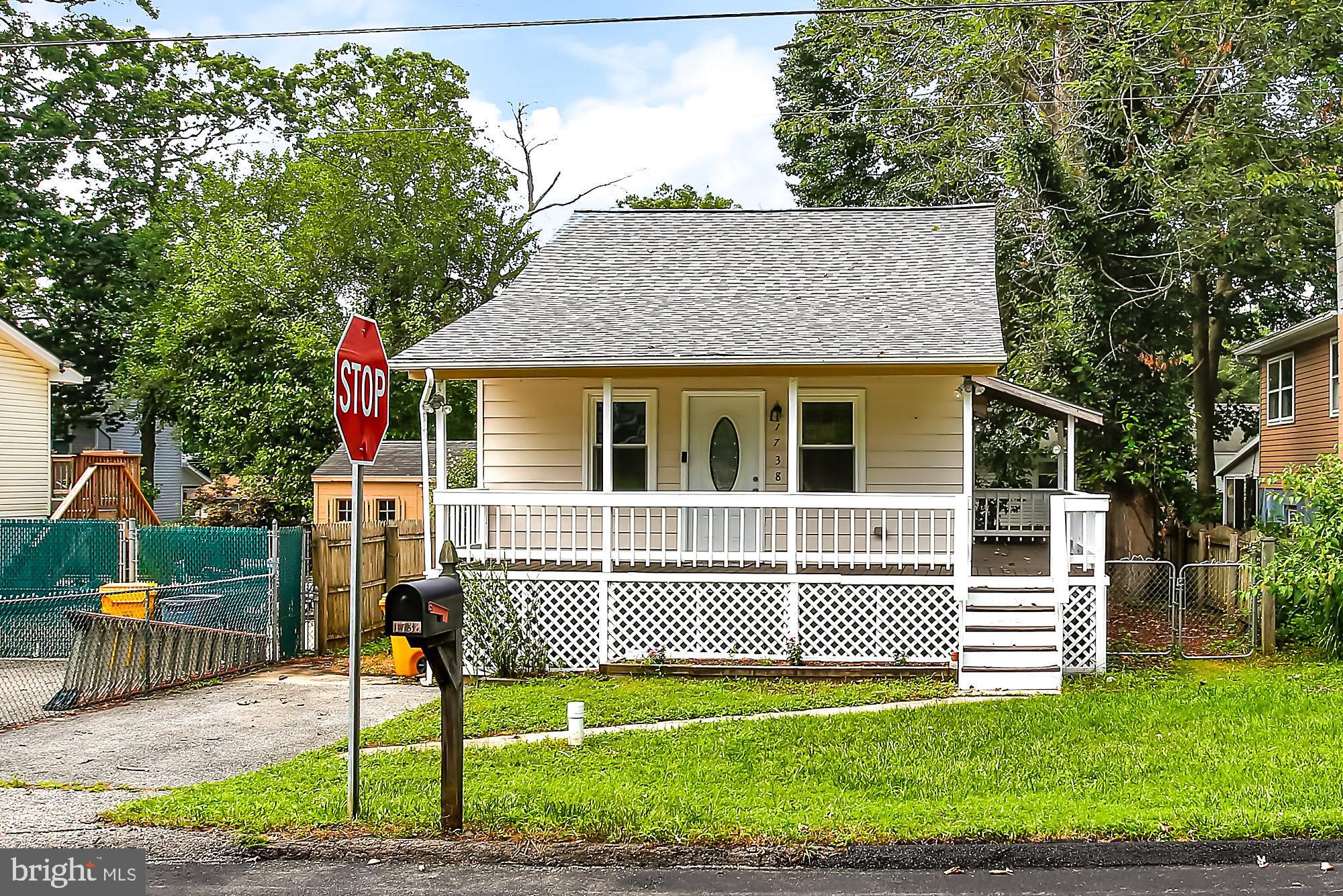 WOODLAND BEACH - Residential