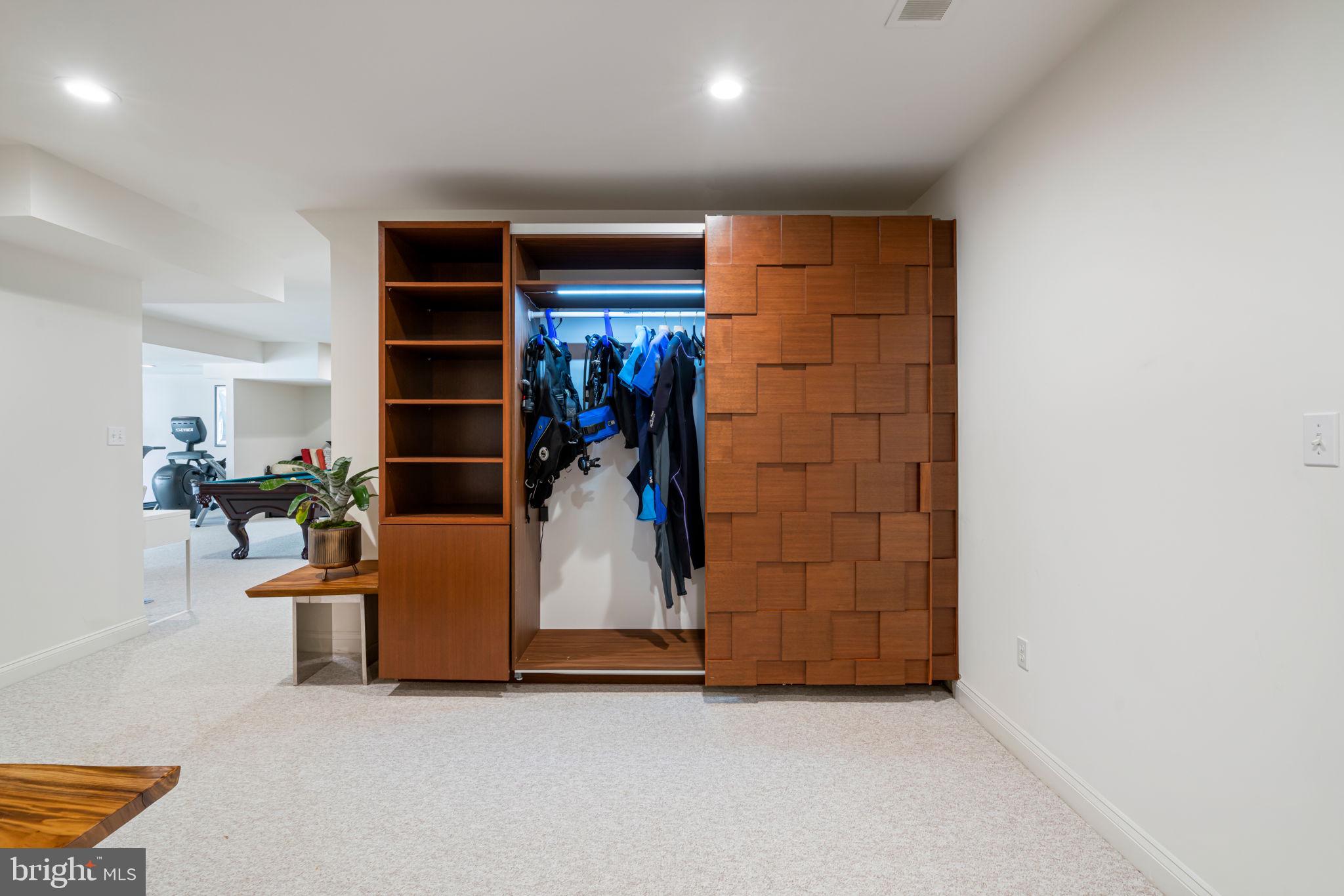 BRYAN POND - Residential