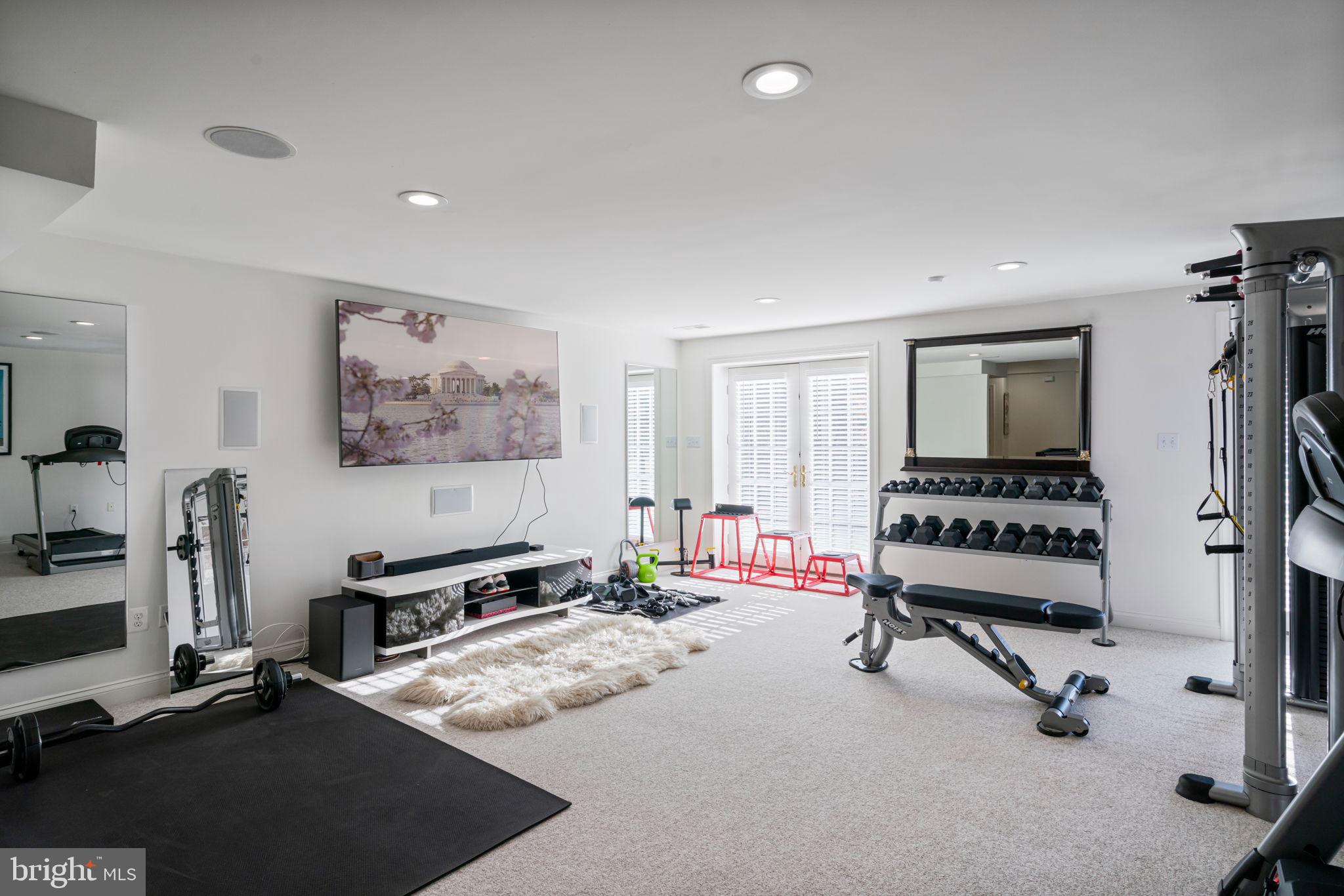 BRYAN POND - Residential