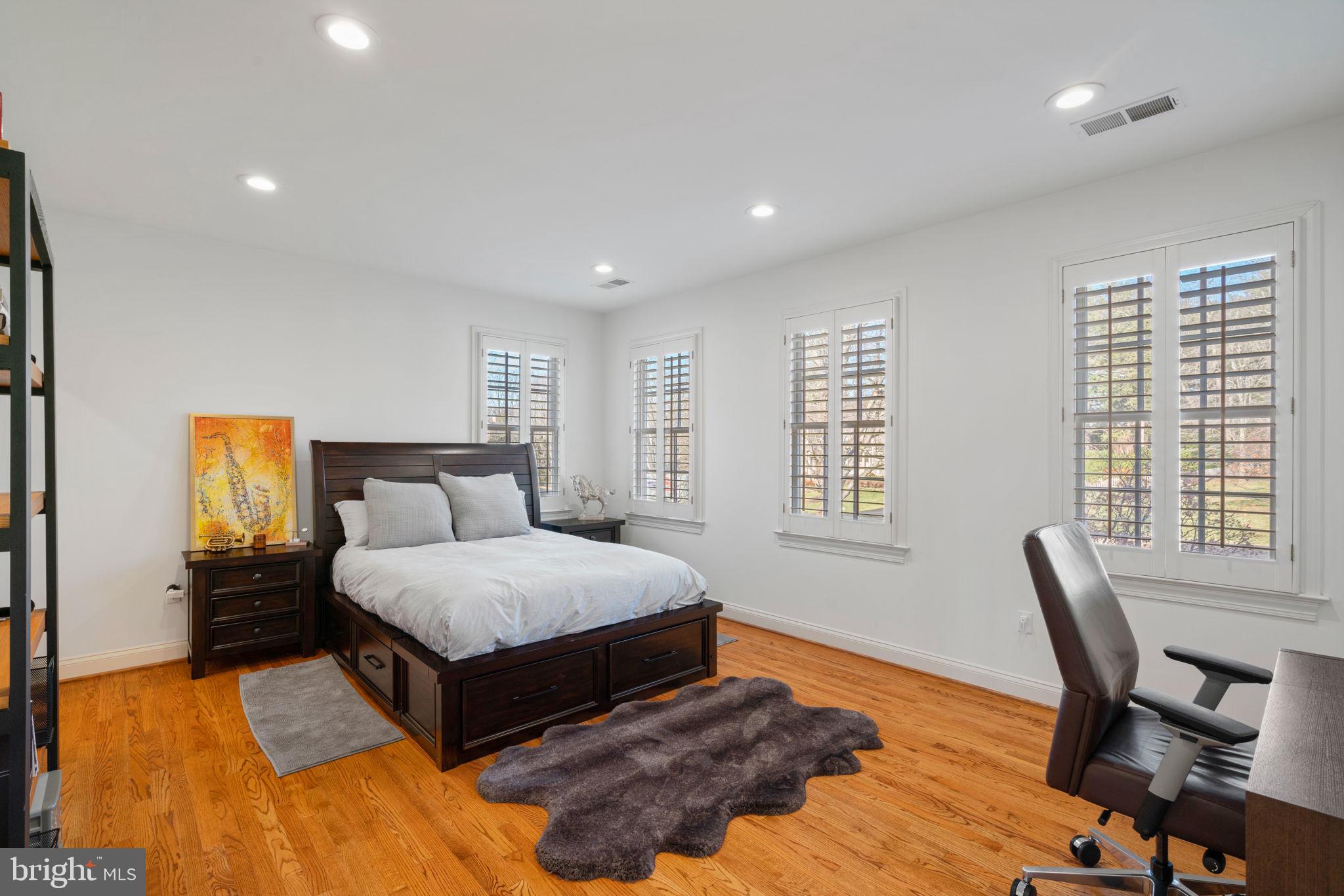 BRYAN POND - Residential