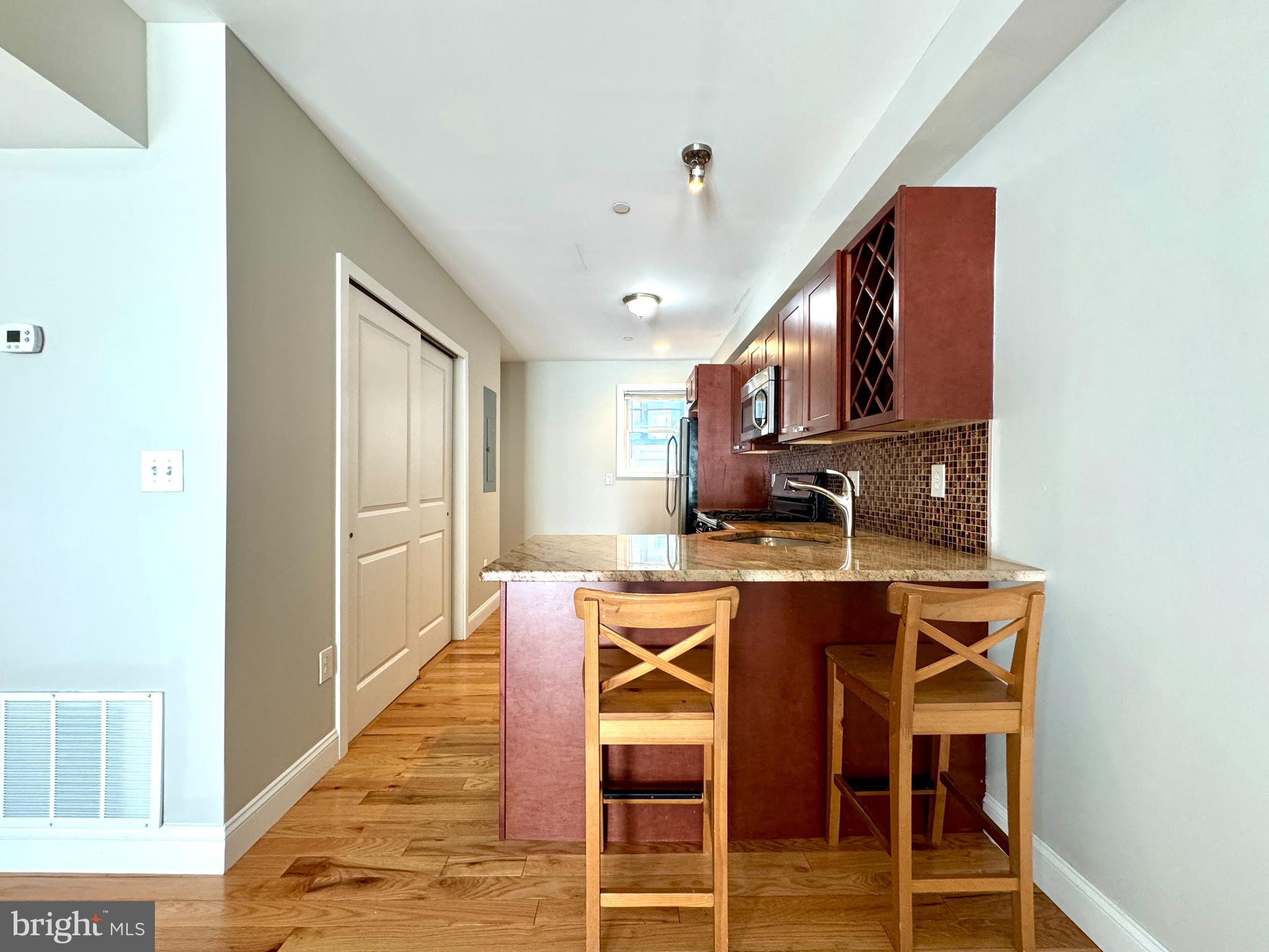 QUEEN VILLAGE - Residential Lease