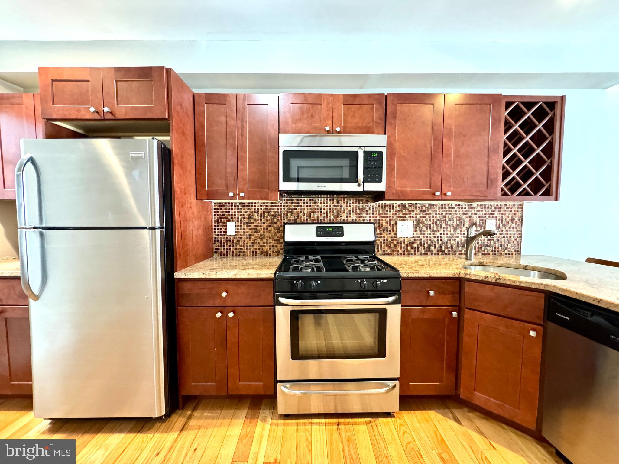 QUEEN VILLAGE - Residential Lease