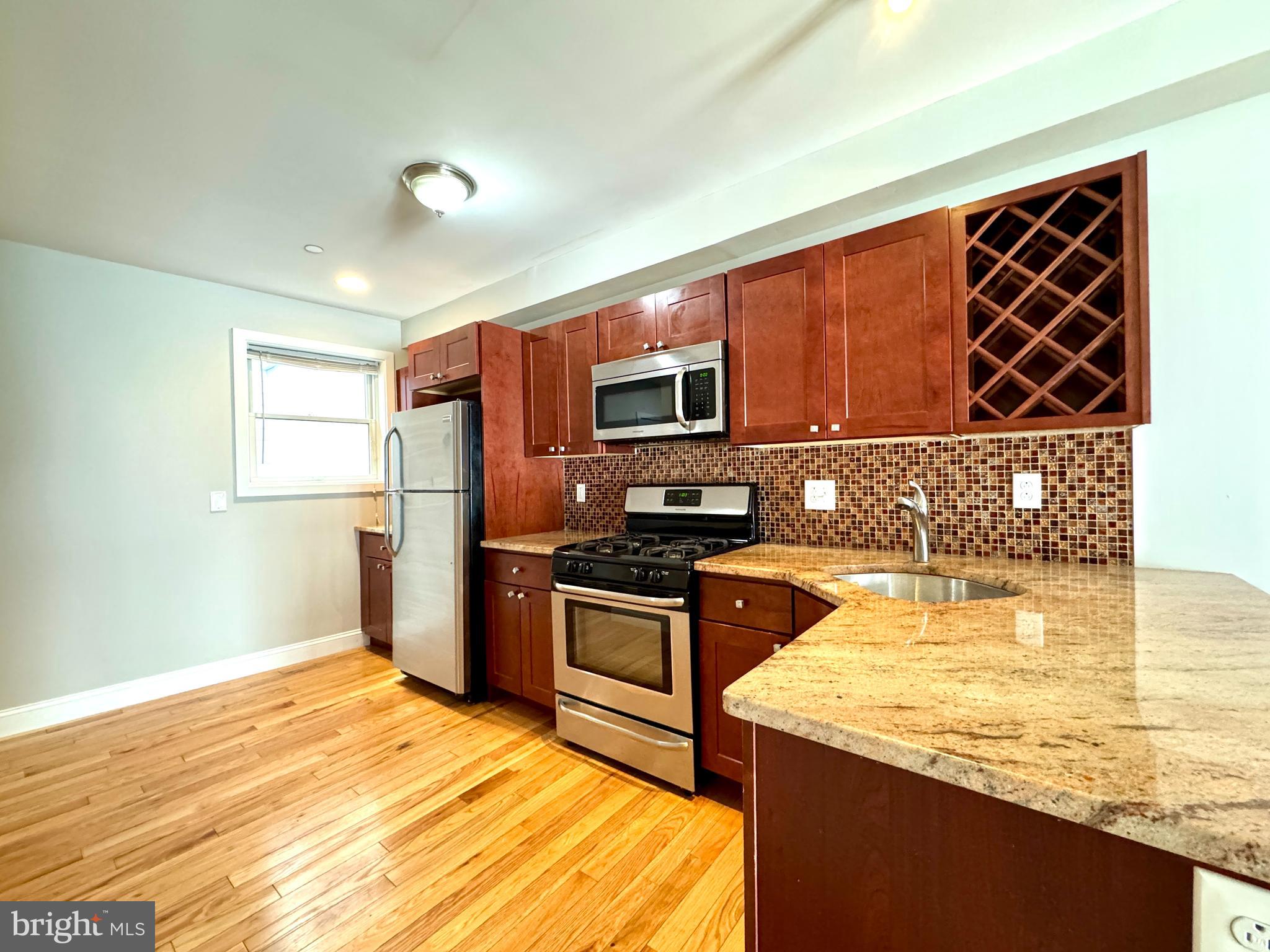 QUEEN VILLAGE - Residential Lease