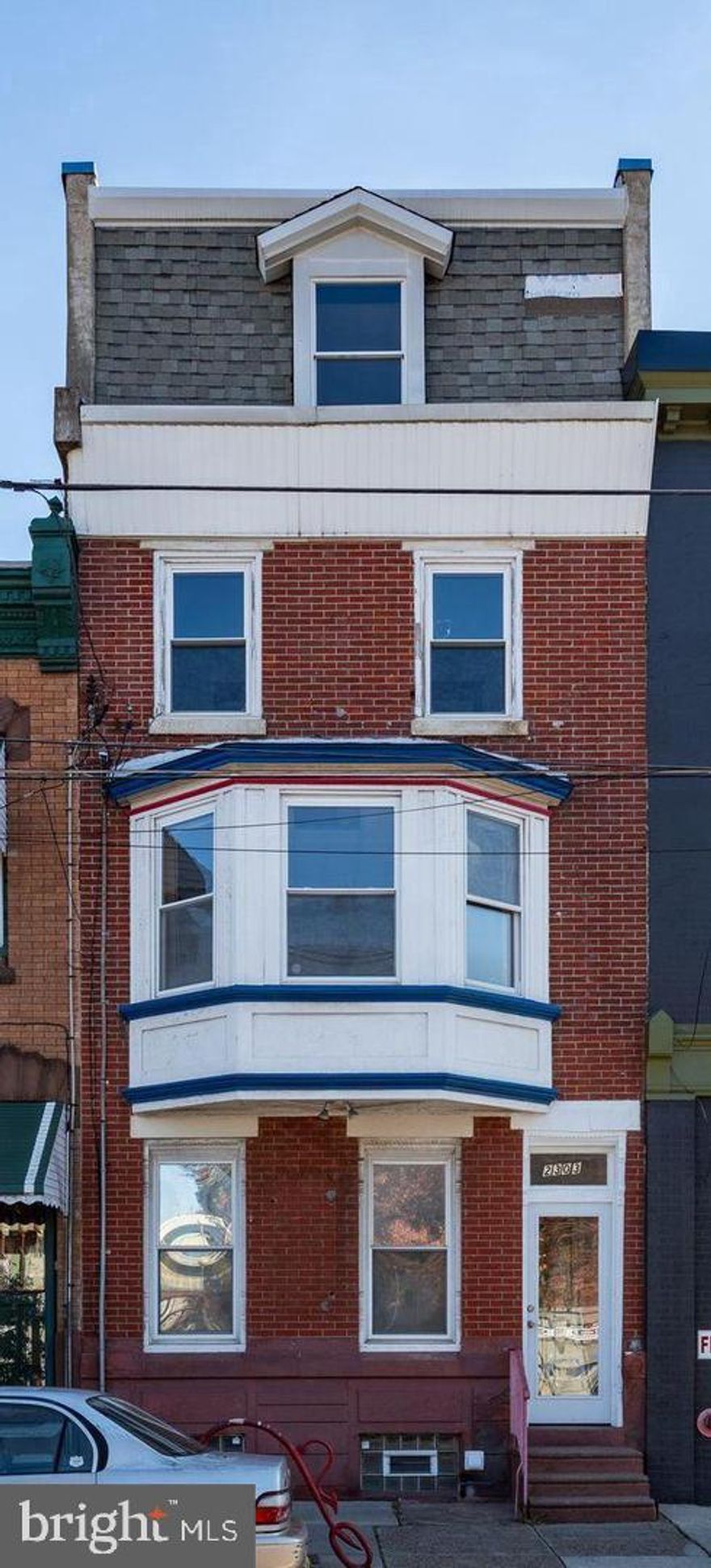 Perfect opportunity to get your business off the ground in Fishtown! This 2nd floor commercial space in Fishtown is a great and affordable office space, retail, or whatever else you envision. Ask about combining this unit with our 3rd floor unit!