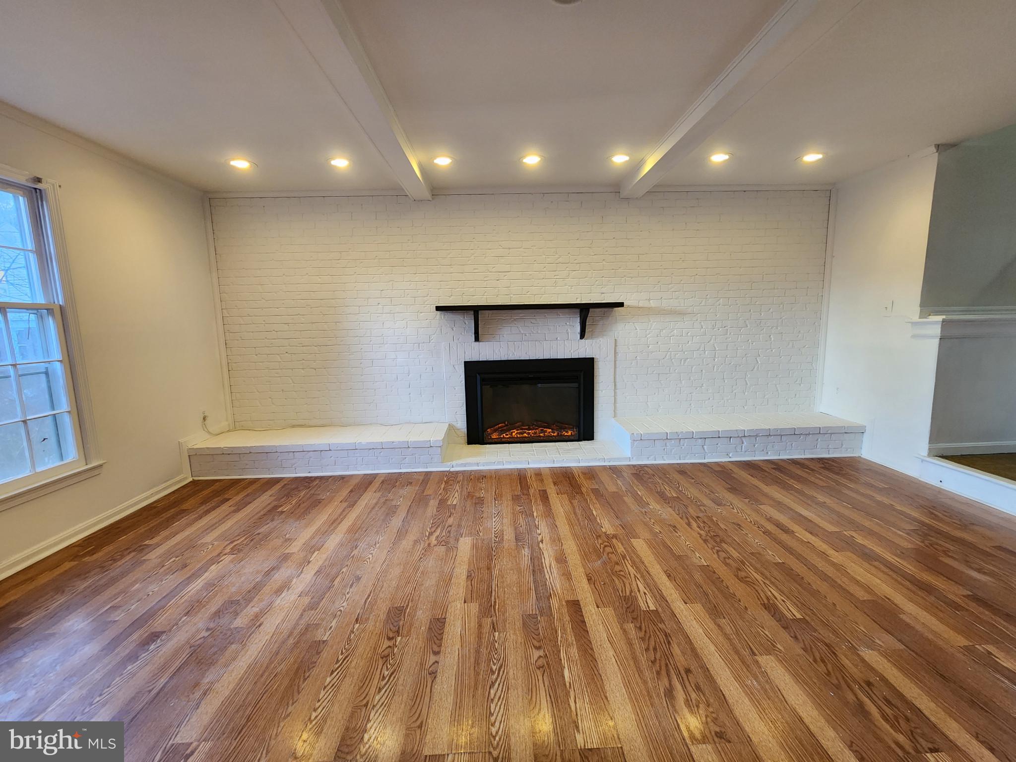 6 DEER PARK LANE