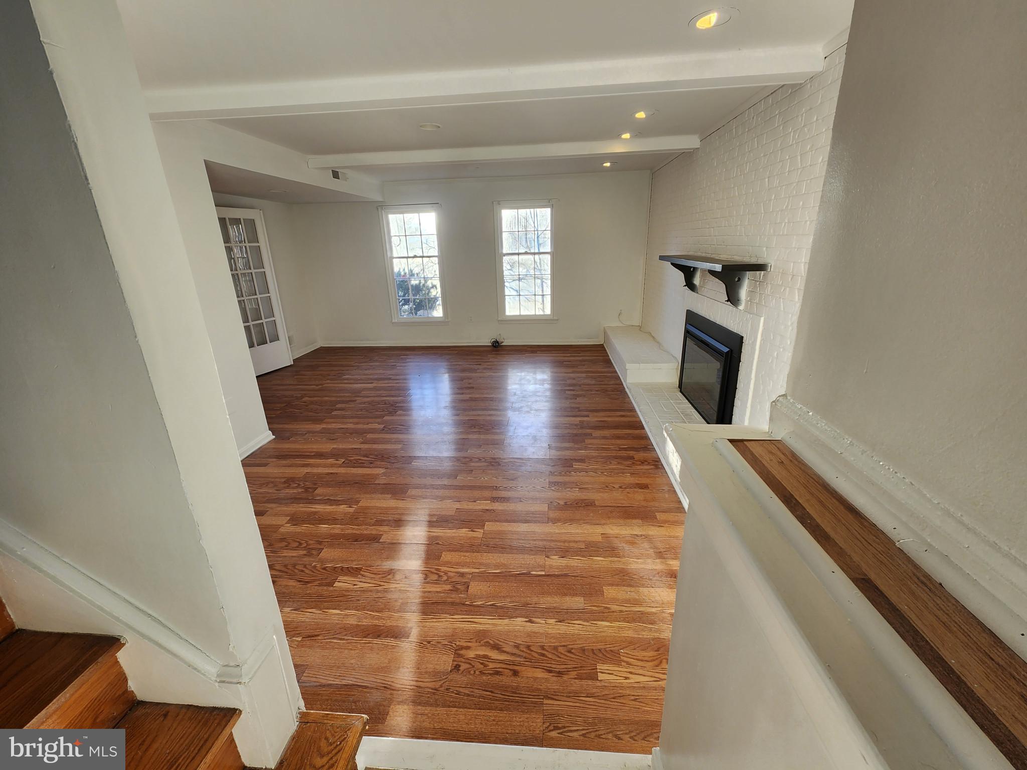 6 DEER PARK LANE