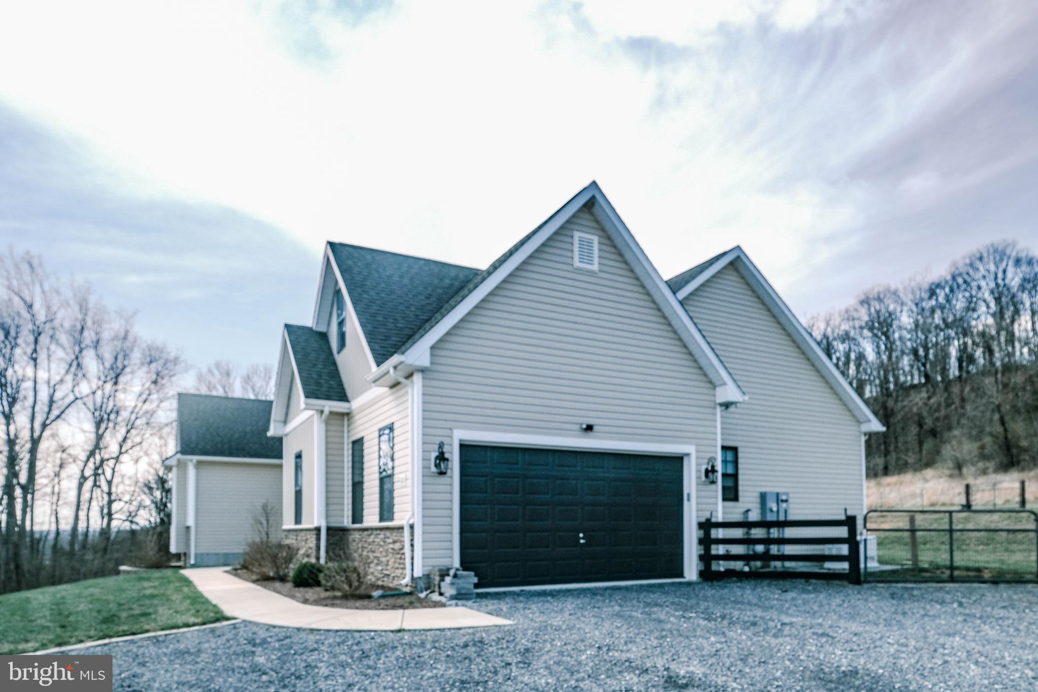 FLINT RIDGE - Residential