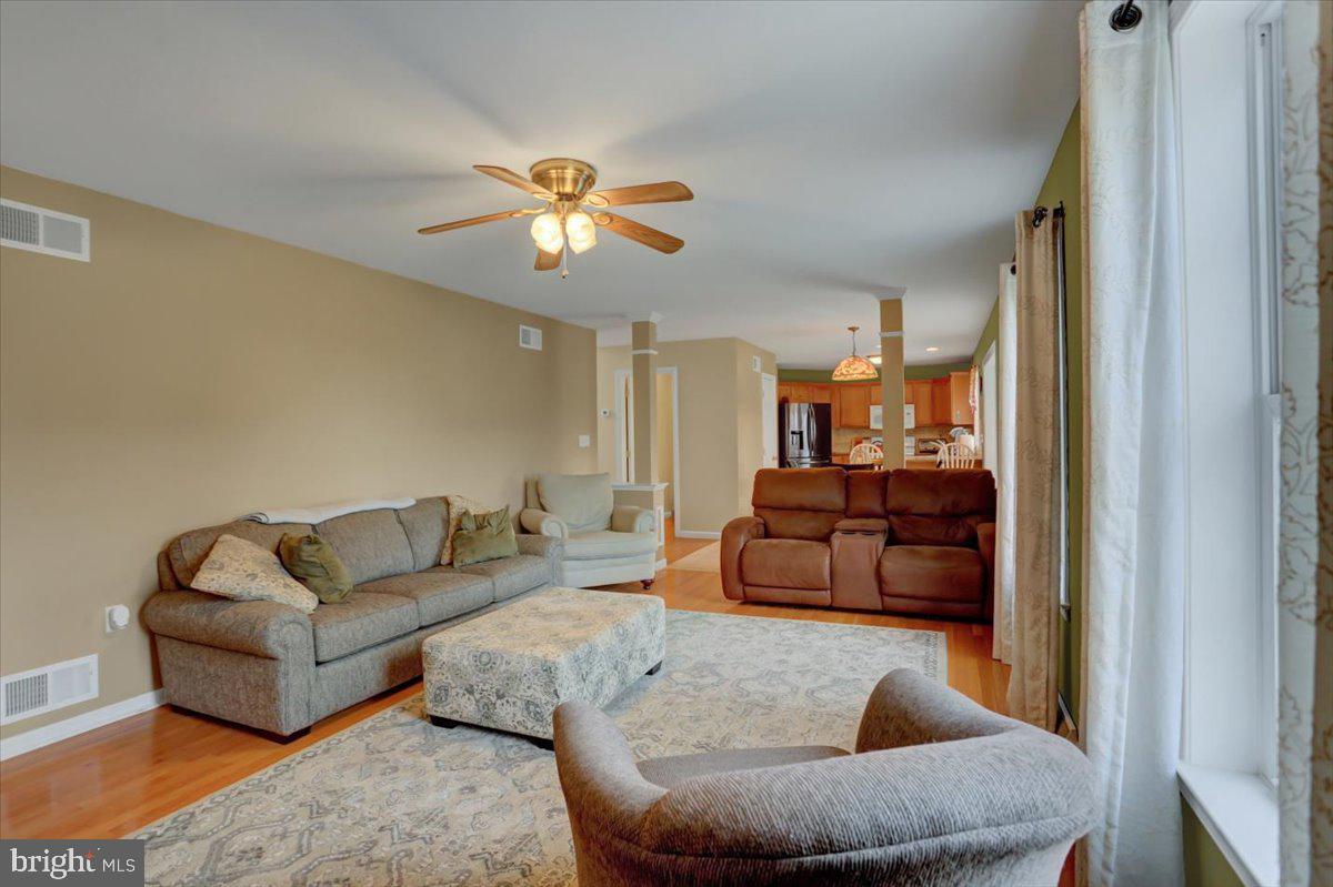 HAMPTON HILLS - Residential