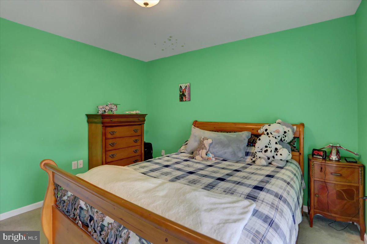 HAMPTON HILLS - Residential