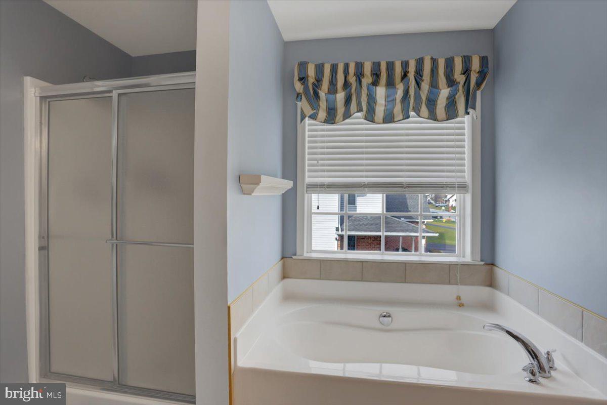 HAMPTON HILLS - Residential