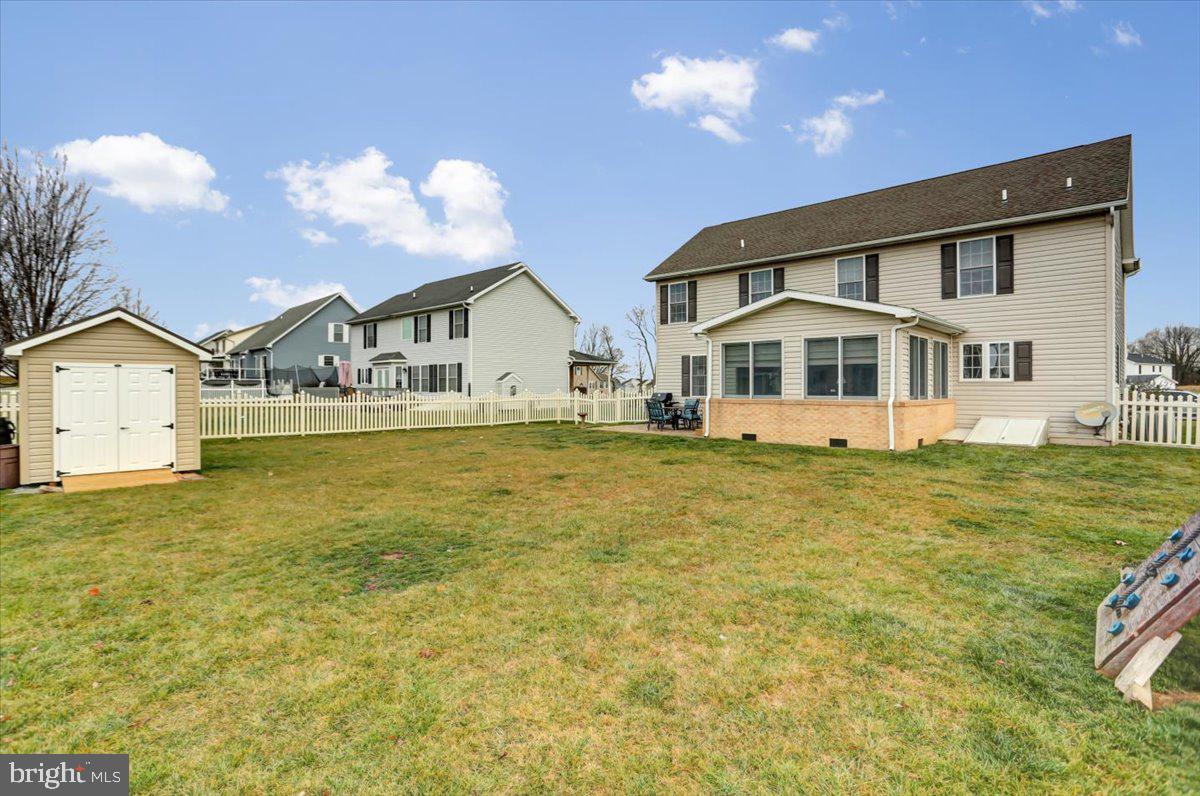 HAMPTON HILLS - Residential