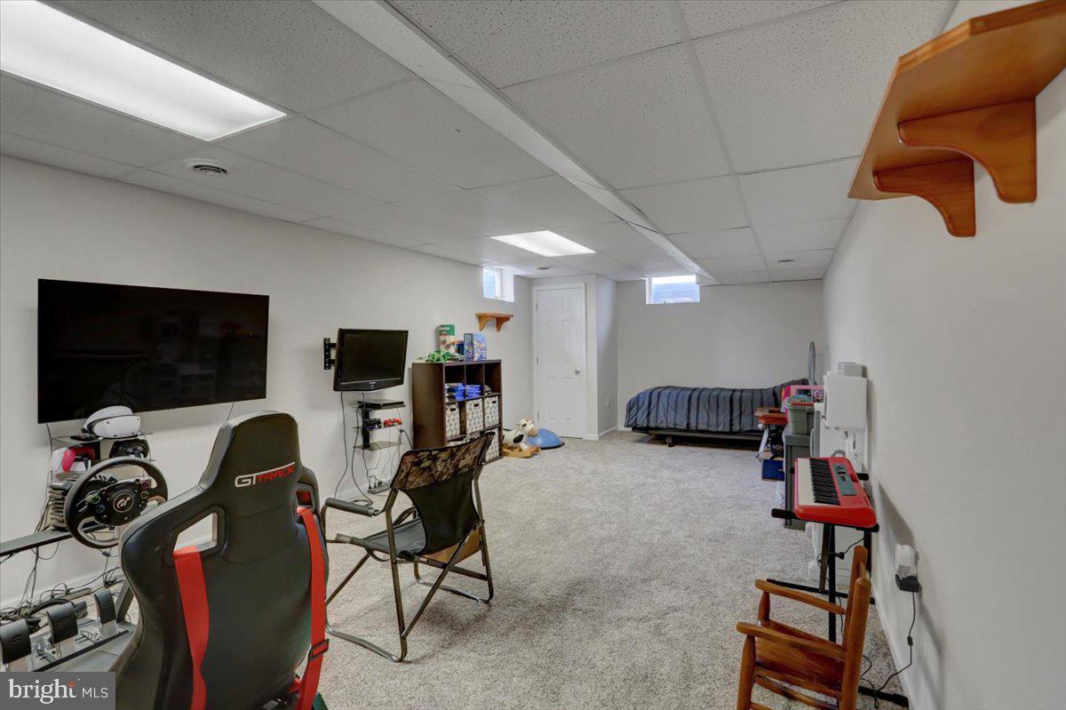 HAMPTON HILLS - Residential