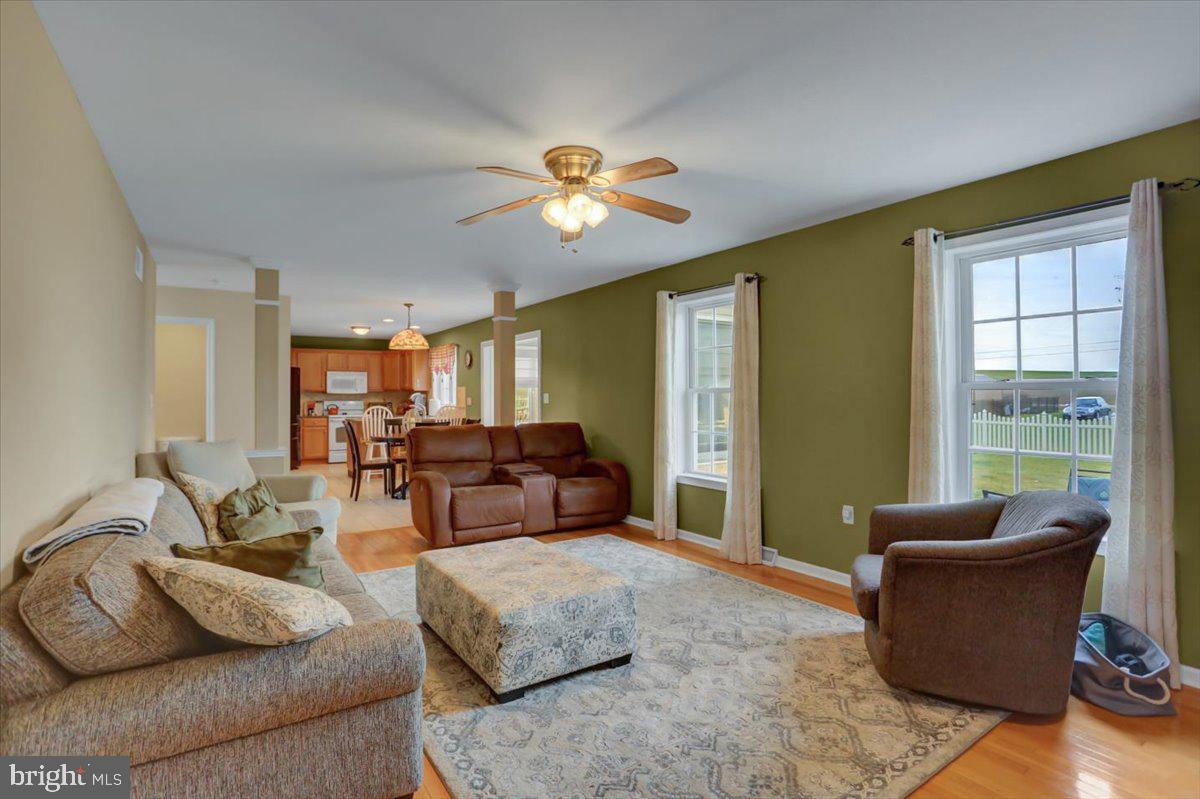 HAMPTON HILLS - Residential