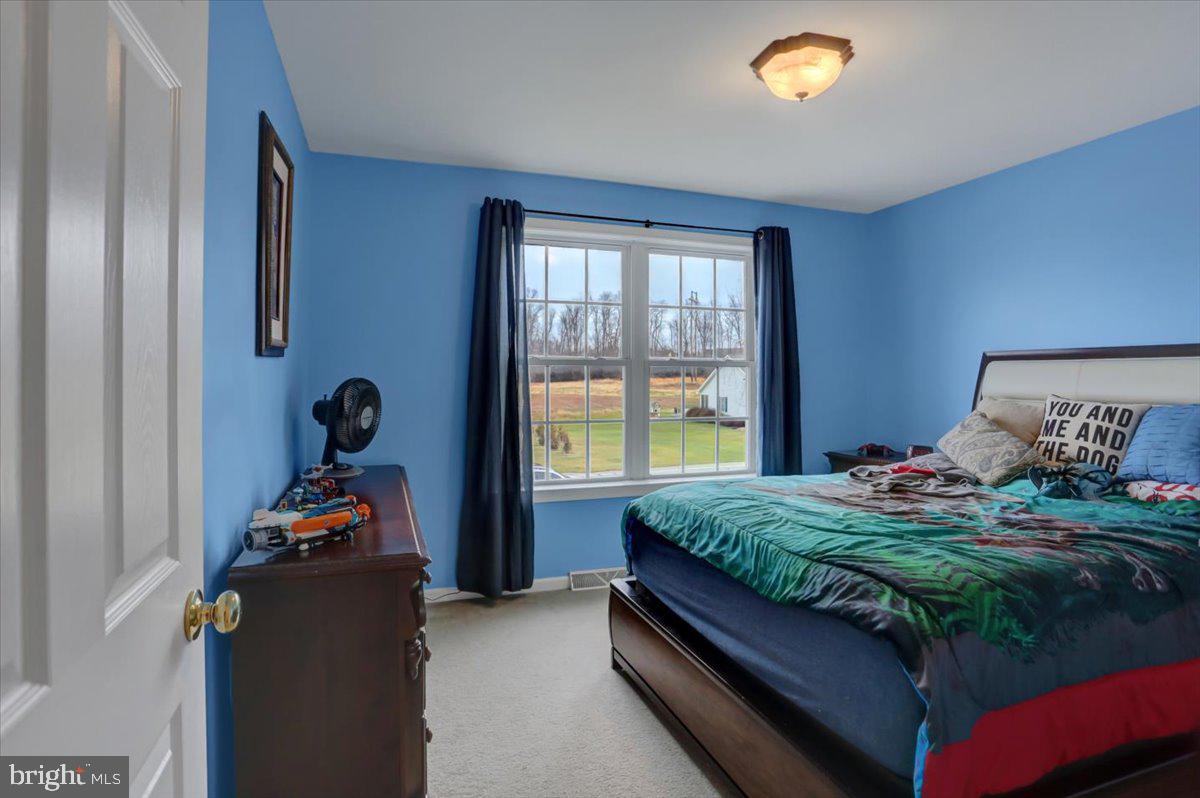 HAMPTON HILLS - Residential