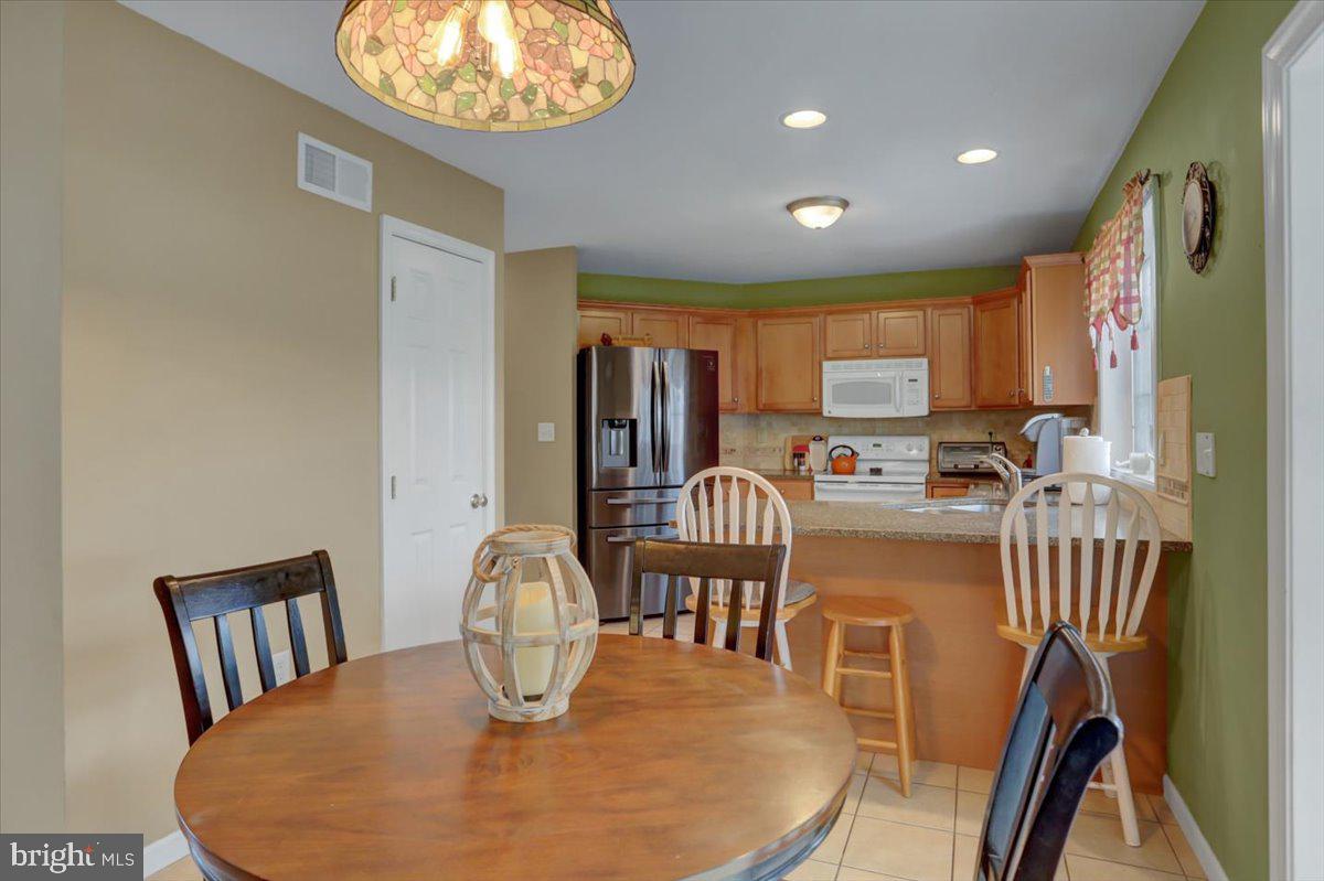 HAMPTON HILLS - Residential