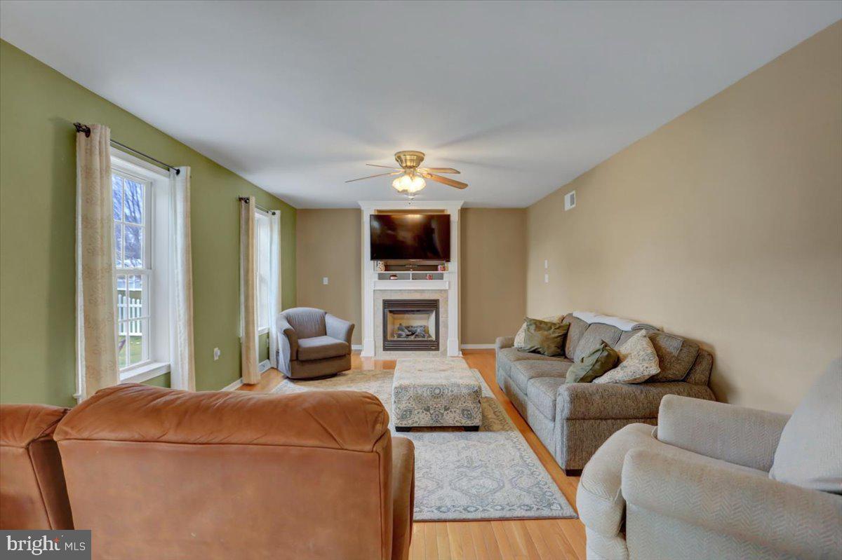HAMPTON HILLS - Residential