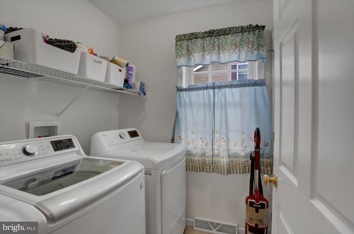 HAMPTON HILLS - Residential