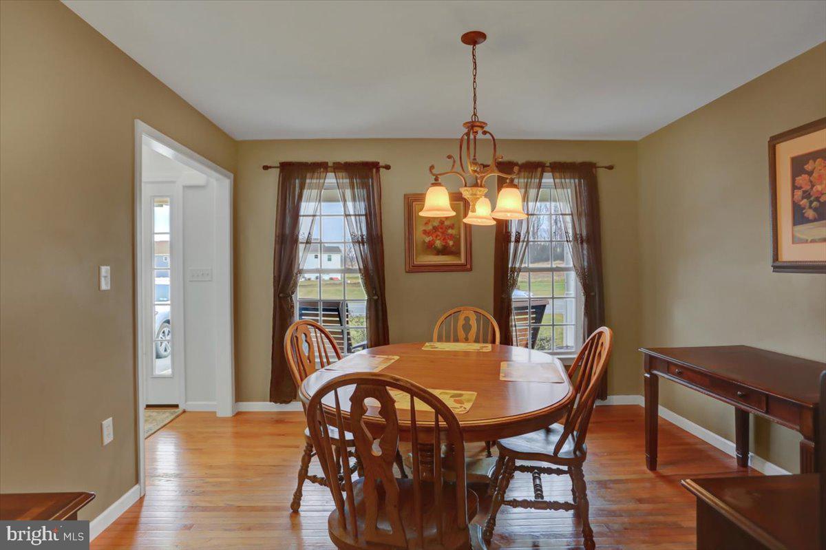 HAMPTON HILLS - Residential
