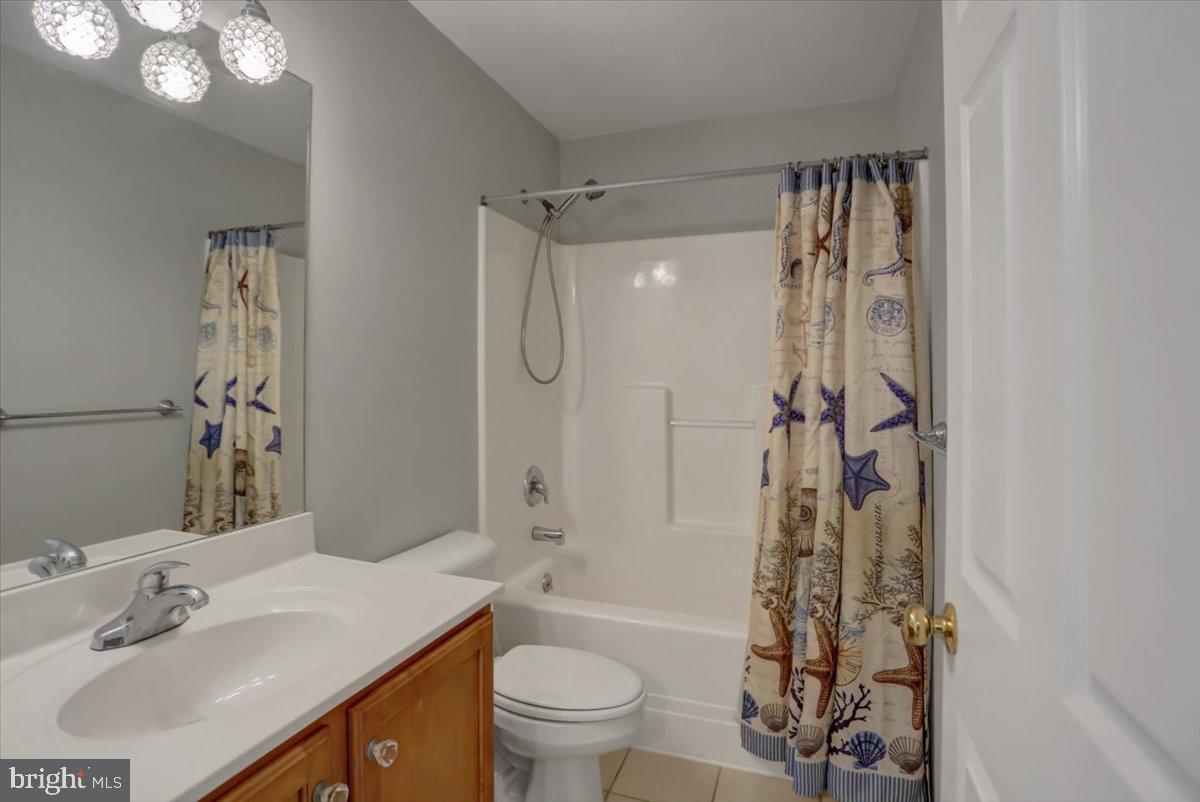 HAMPTON HILLS - Residential