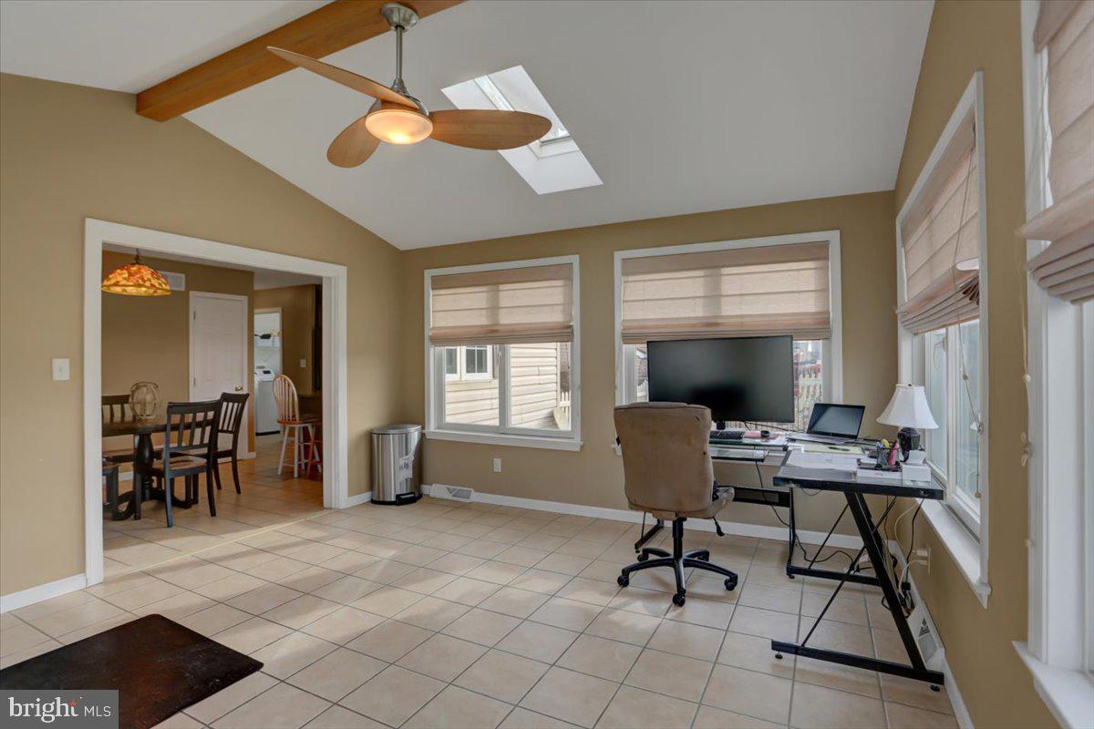 HAMPTON HILLS - Residential
