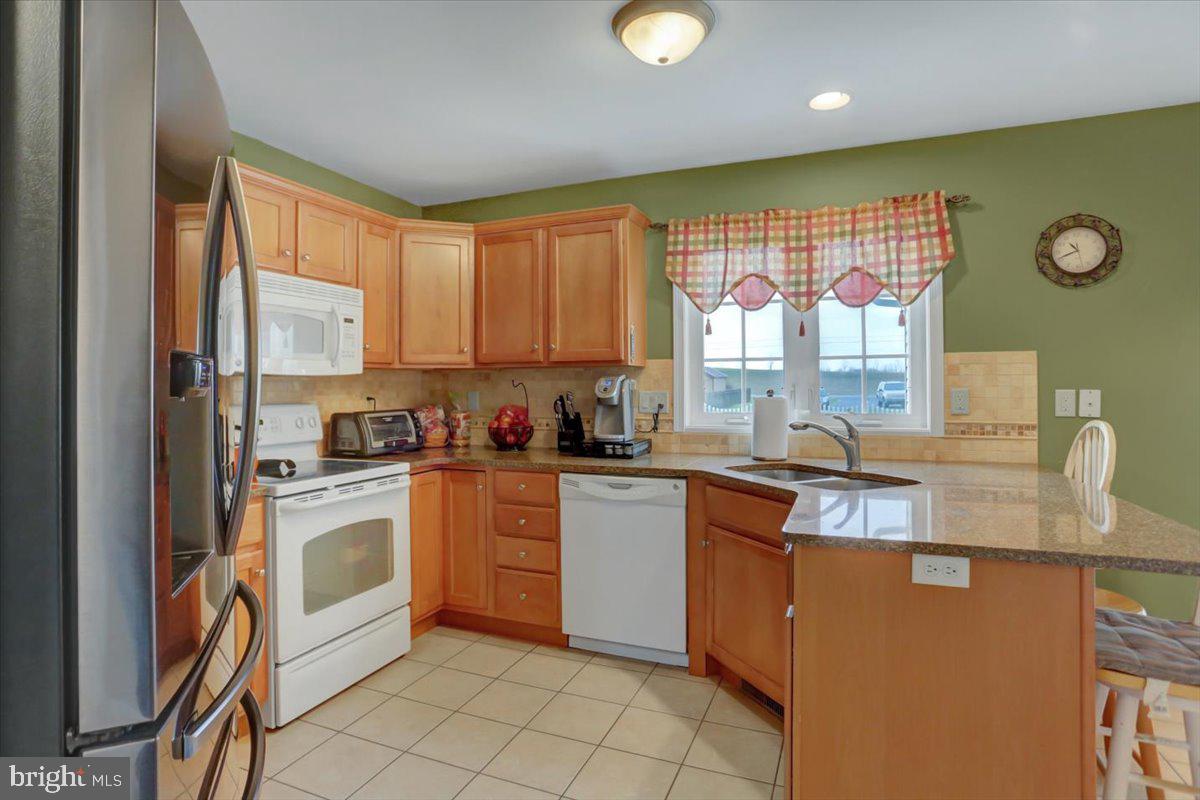 HAMPTON HILLS - Residential